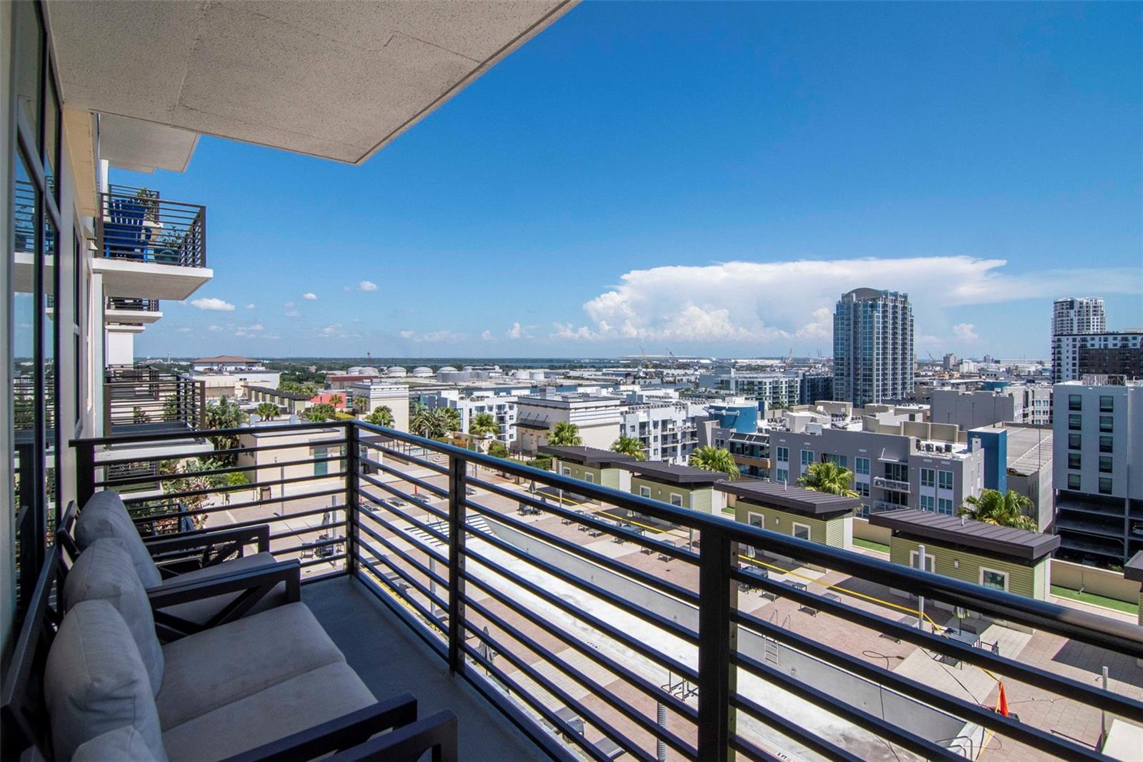GRAND CENTRAL AT KENNEDY RESID - Residential