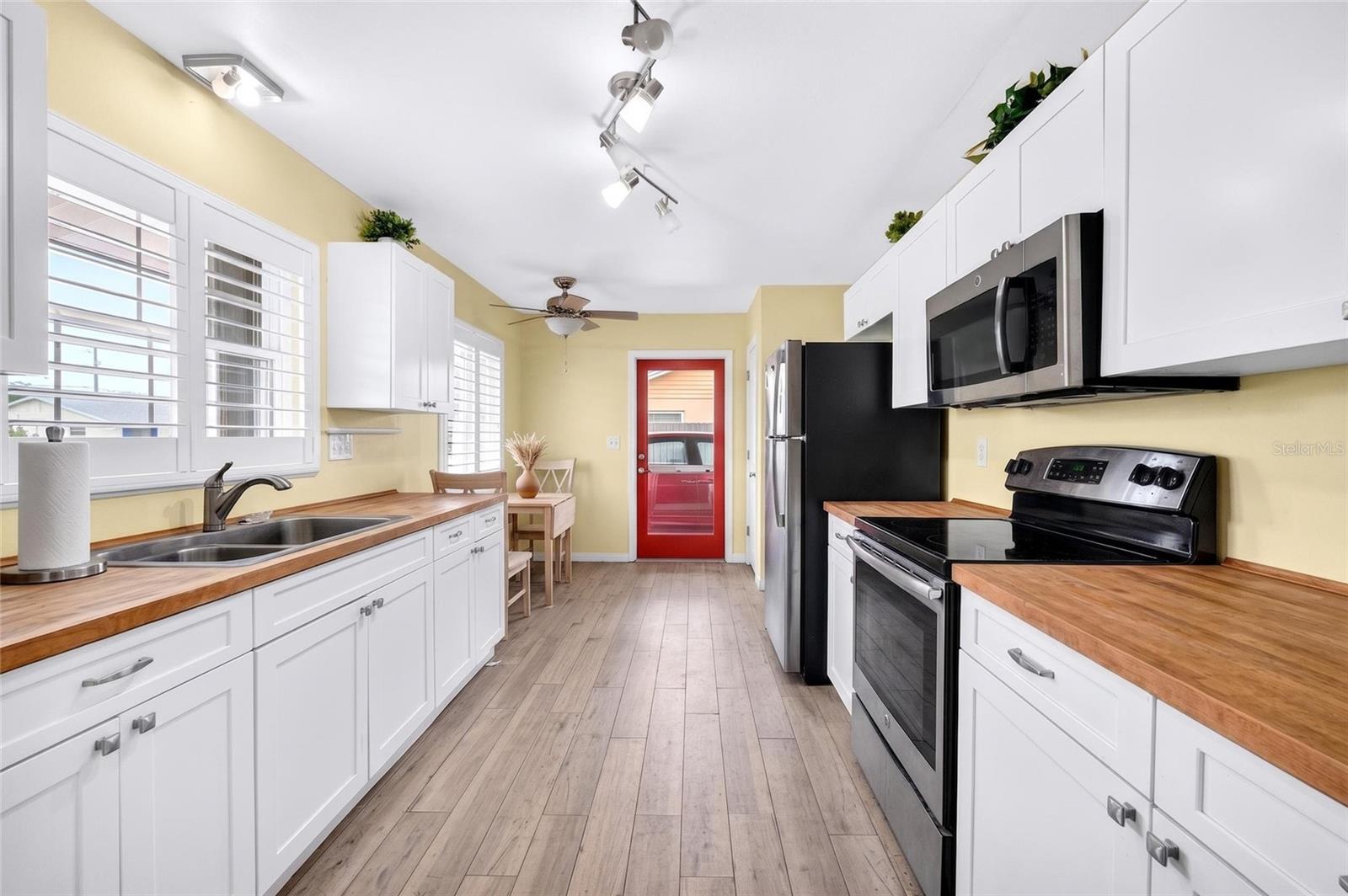 DEL WEBBS SUN CITY FLORIDA UN - Residential