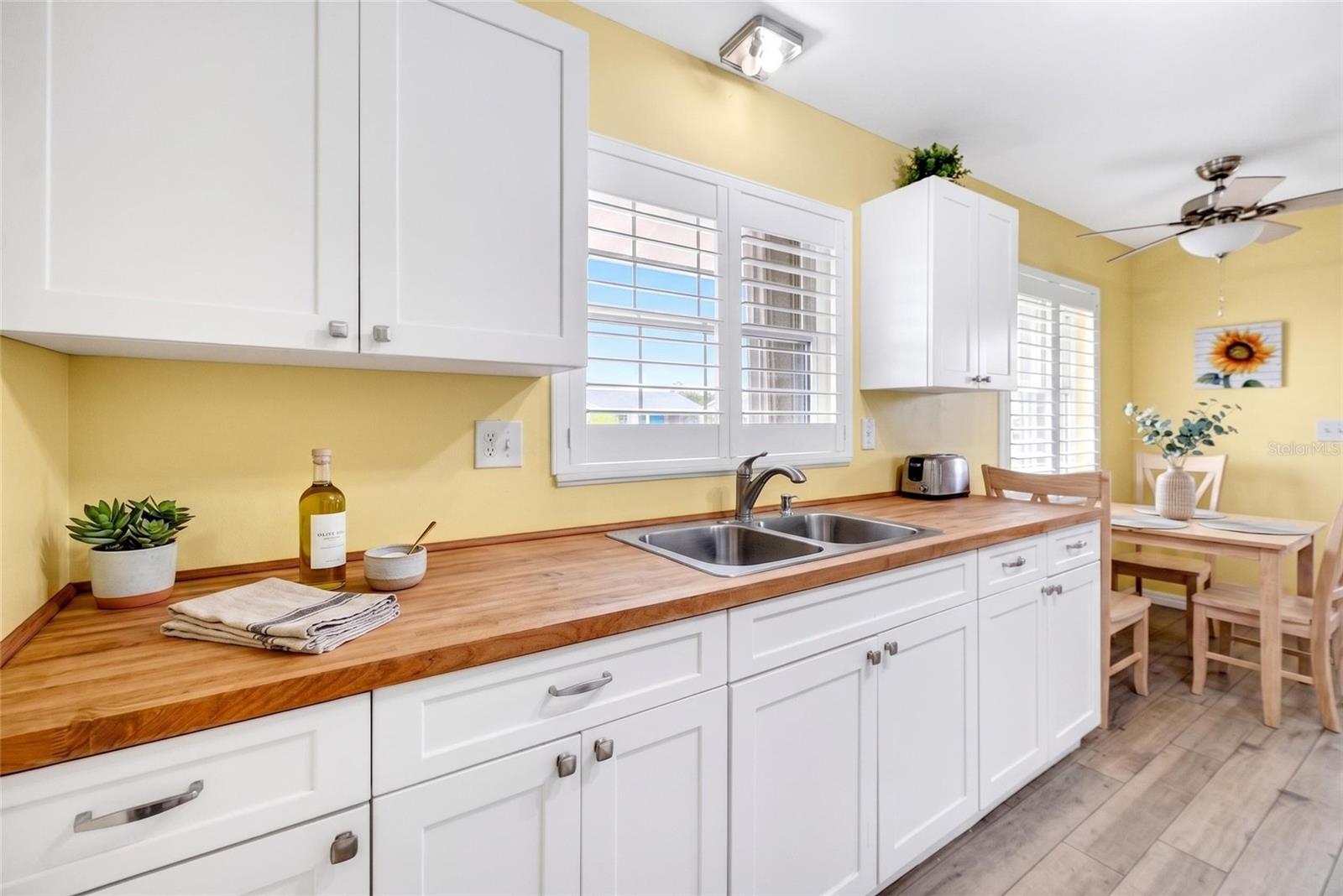 DEL WEBBS SUN CITY FLORIDA UN - Residential