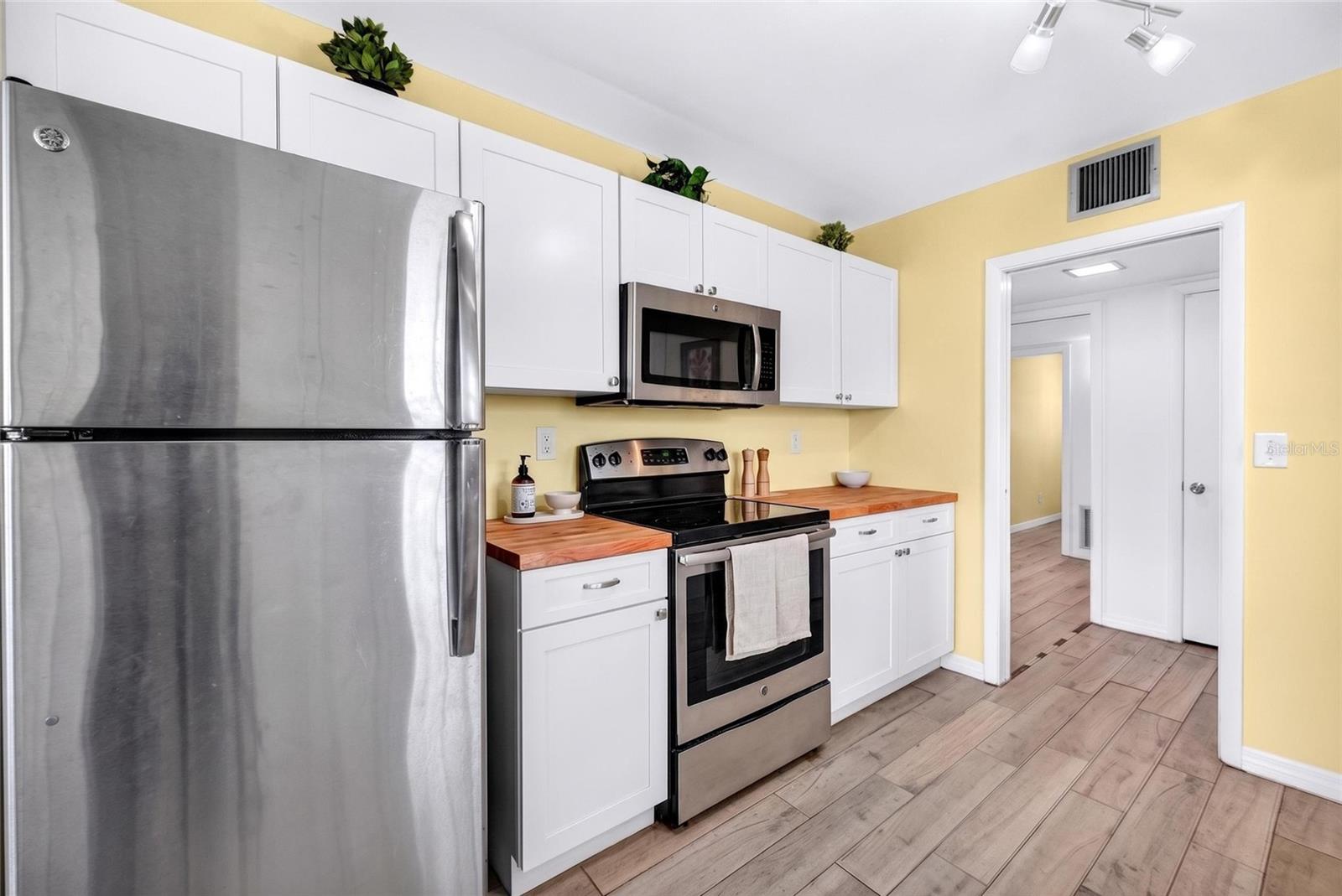 DEL WEBBS SUN CITY FLORIDA UN - Residential