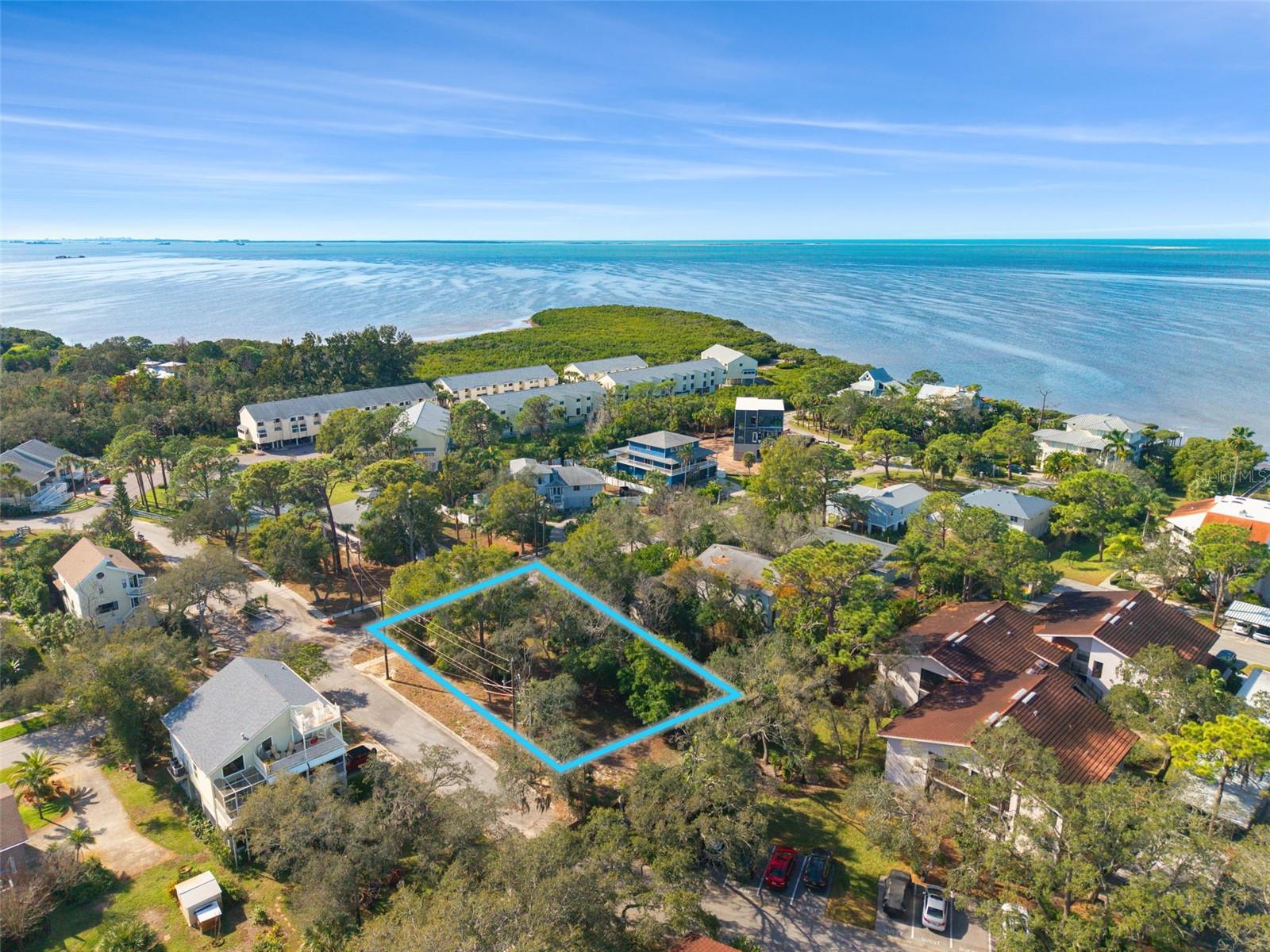 TARPON SHORES - Land