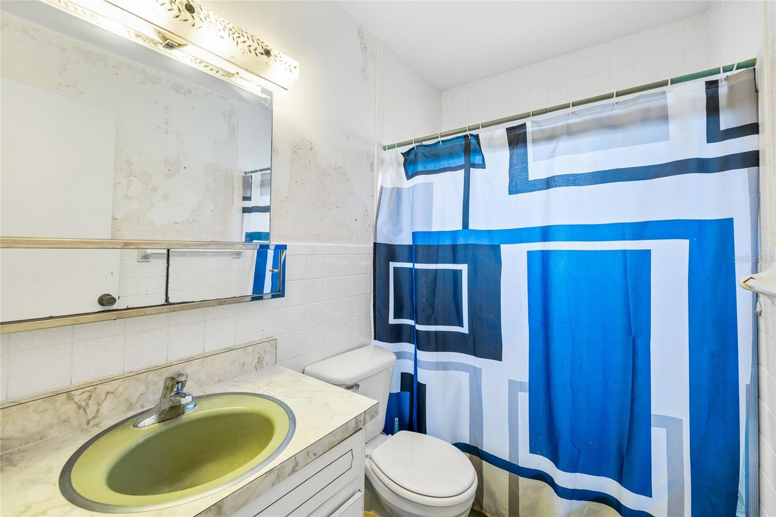 BAY CREST PARK UNIT 18 - Residential