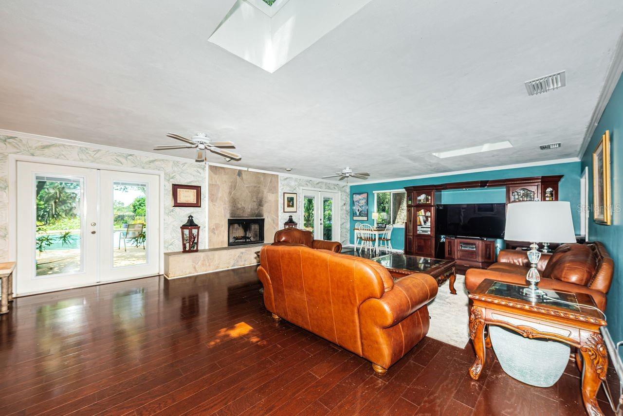 BELLEAIR ESTATES 4TH ADD - Residential
