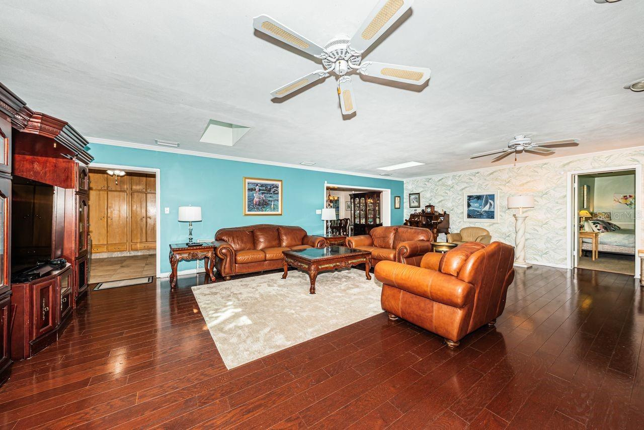 BELLEAIR ESTATES 4TH ADD - Residential
