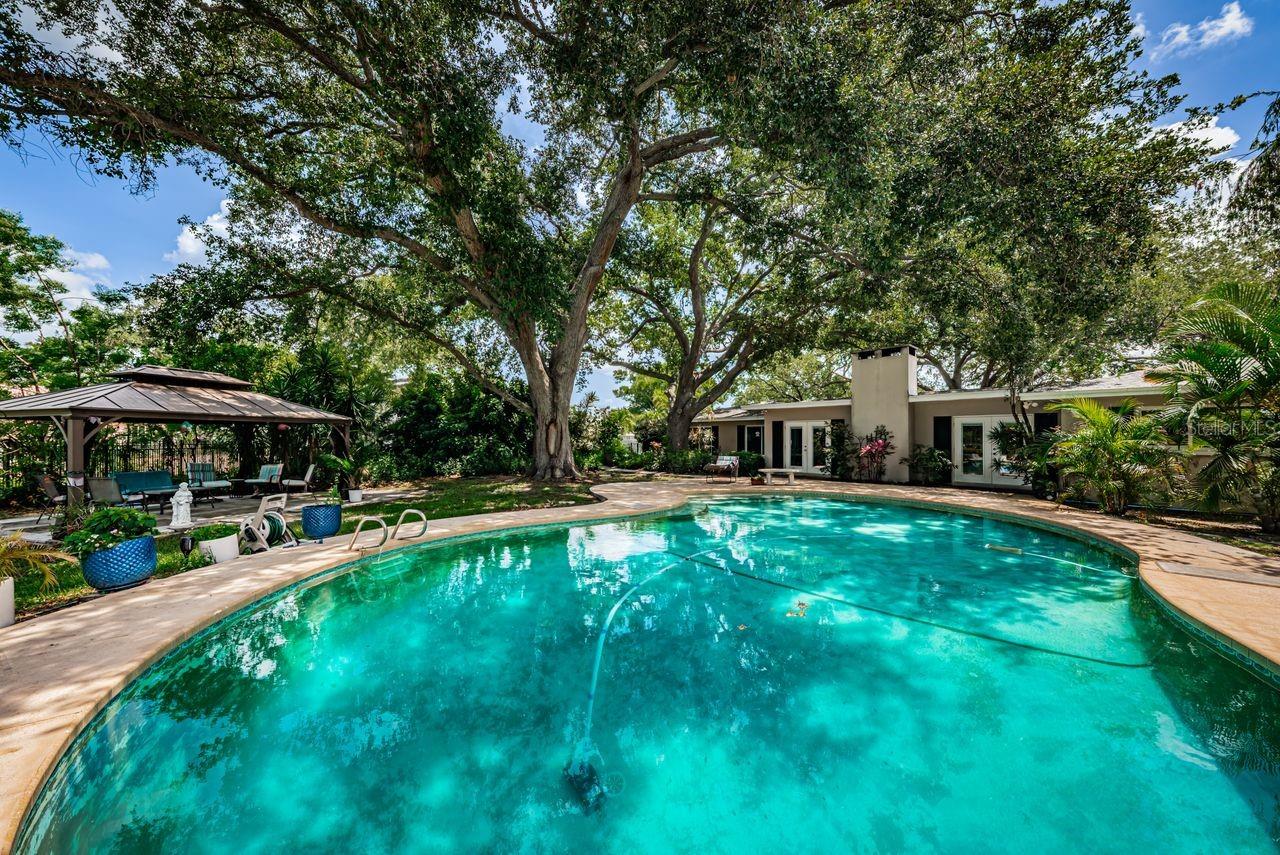 BELLEAIR ESTATES 4TH ADD - Residential