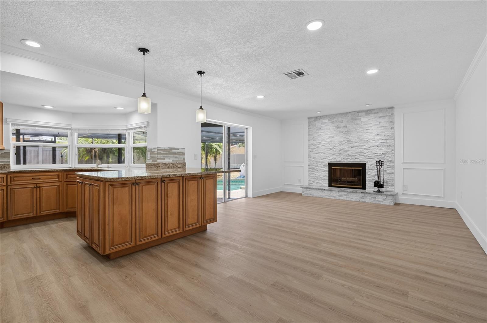 LEONA HEIGHTS - Residential