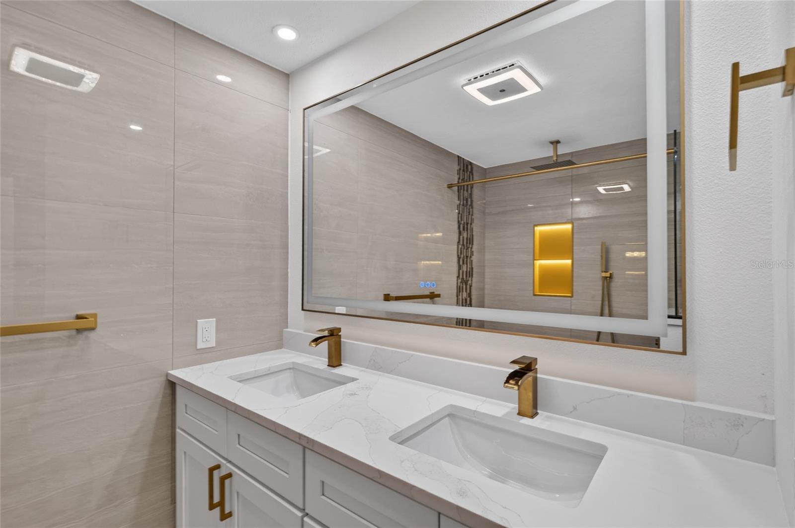 LEONA HEIGHTS - Residential
