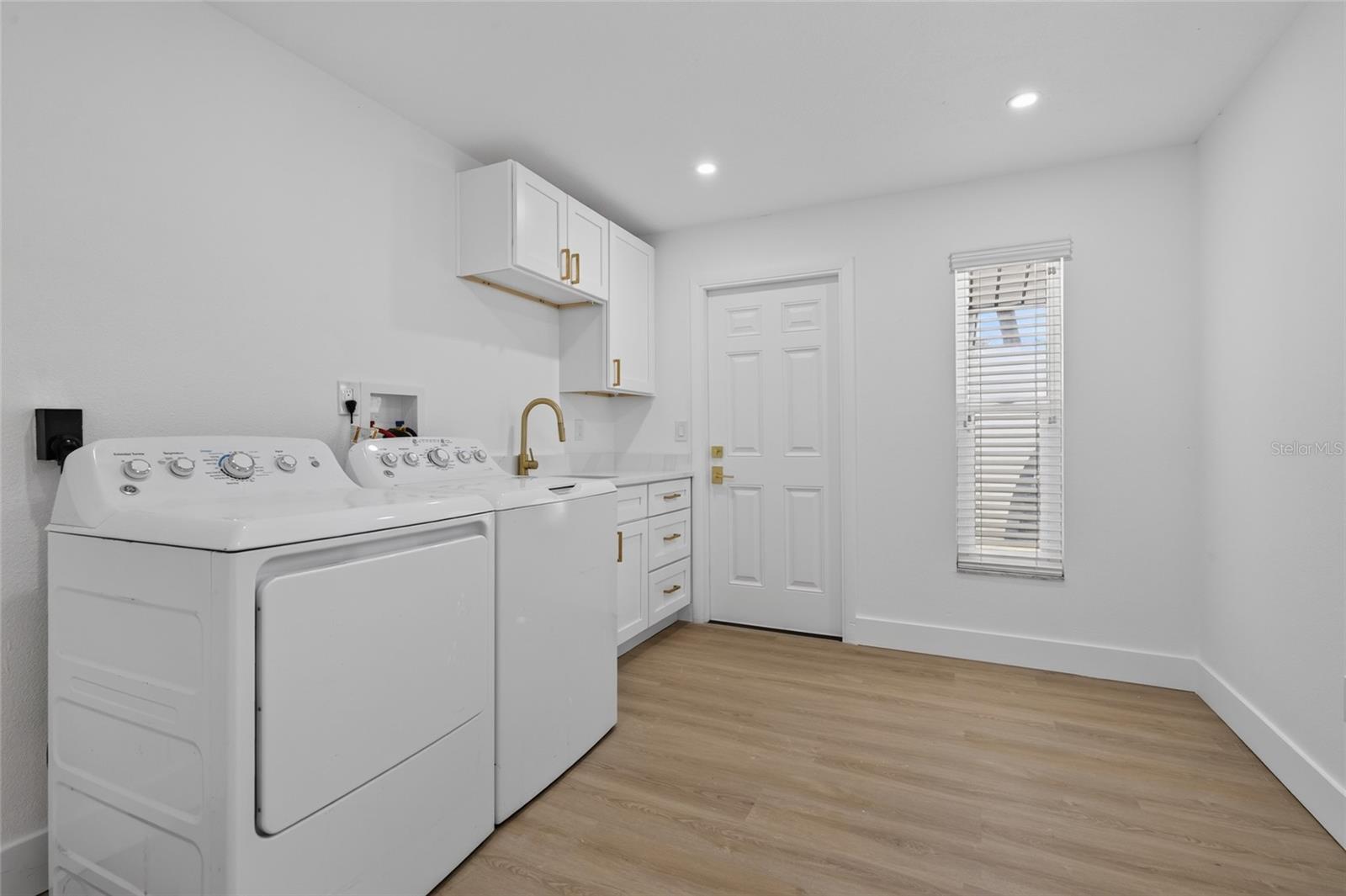 LEONA HEIGHTS - Residential