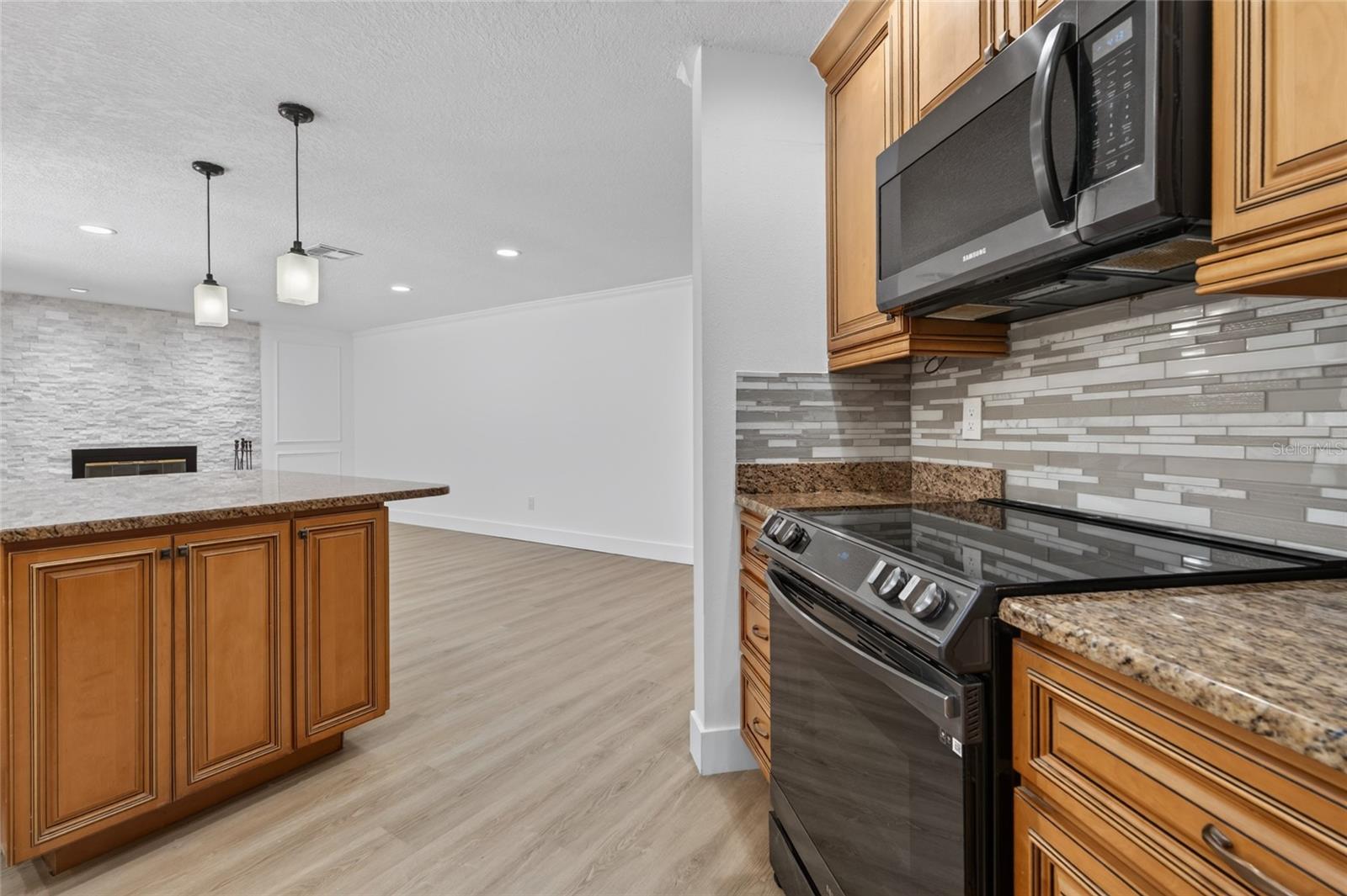 LEONA HEIGHTS - Residential
