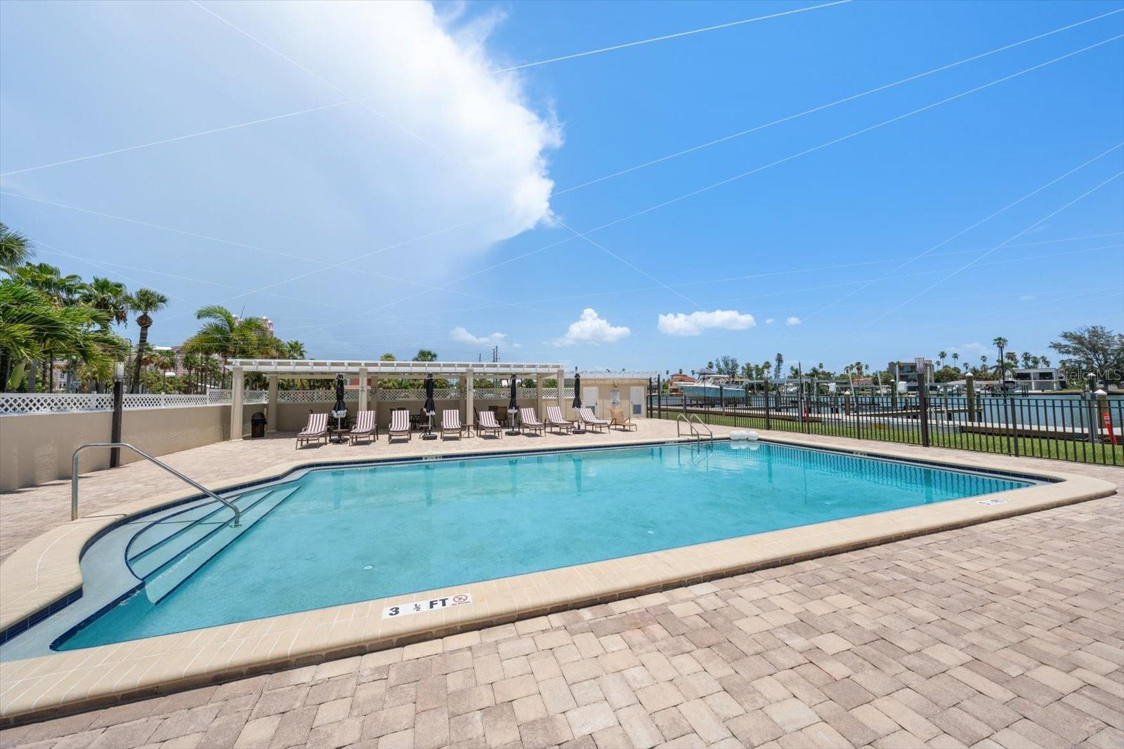 MARINA BAY OF ST PETERSBURG BEACH - Residential