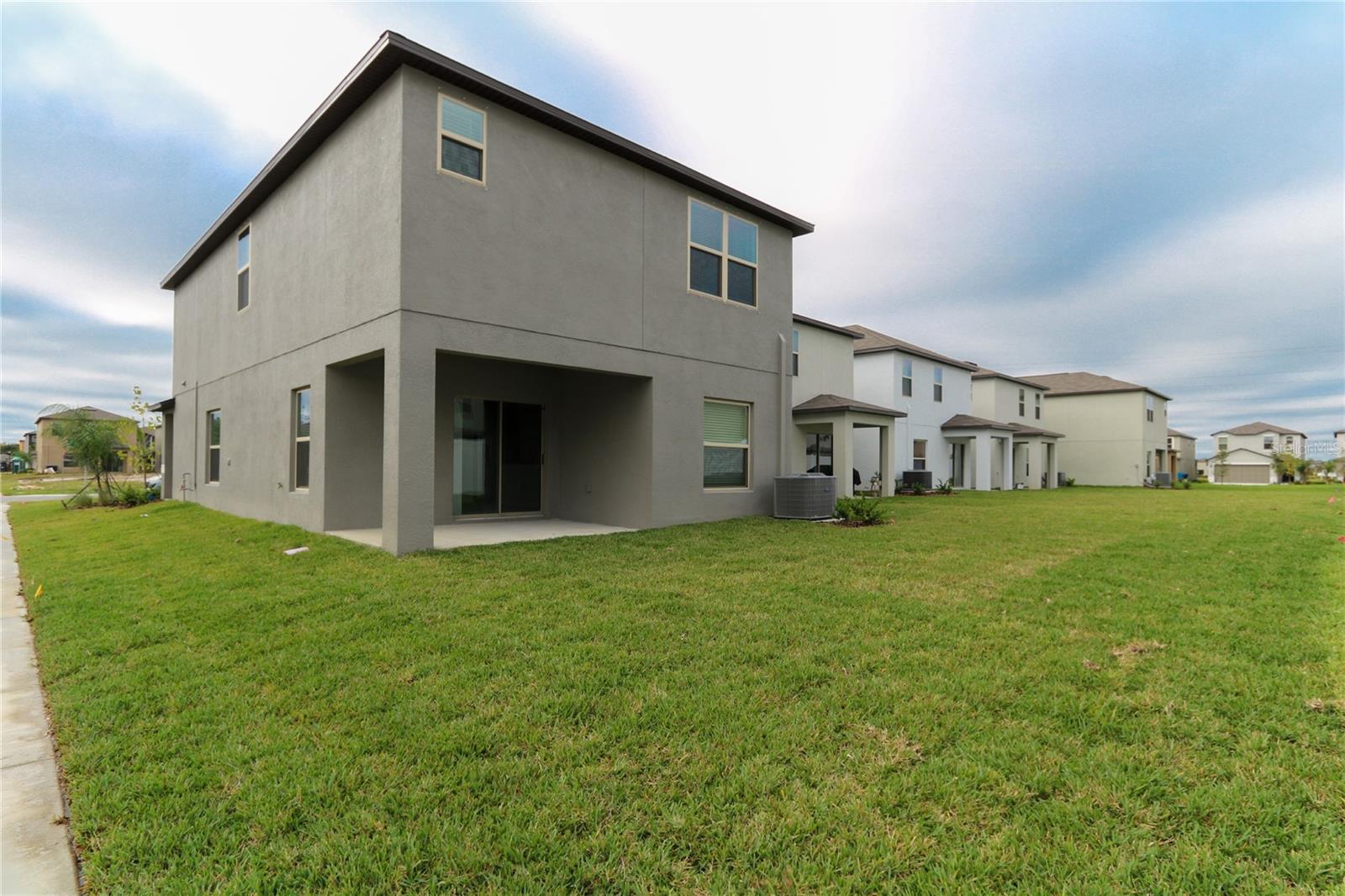 TOUCHSTONE PH 5 - Residential Lease