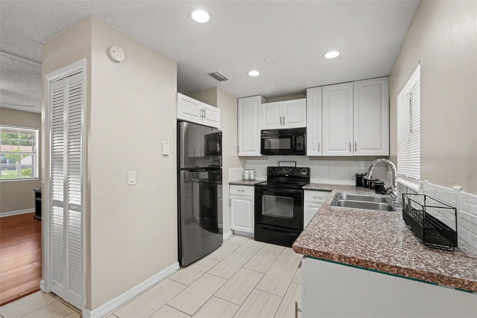 DEL RIO ESTATES UNIT 11 - Residential