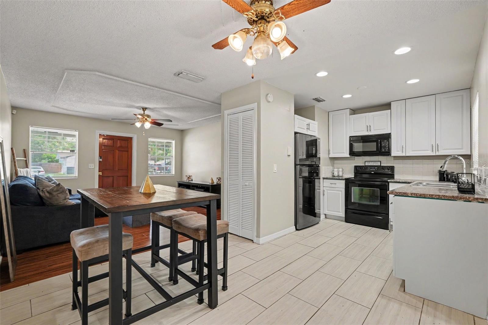 DEL RIO ESTATES UNIT 11 - Residential