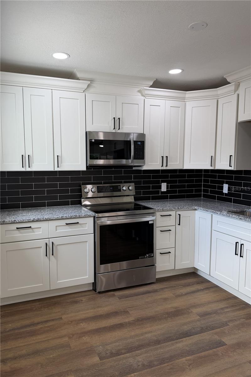 LAKE BONNET PARK - Residential