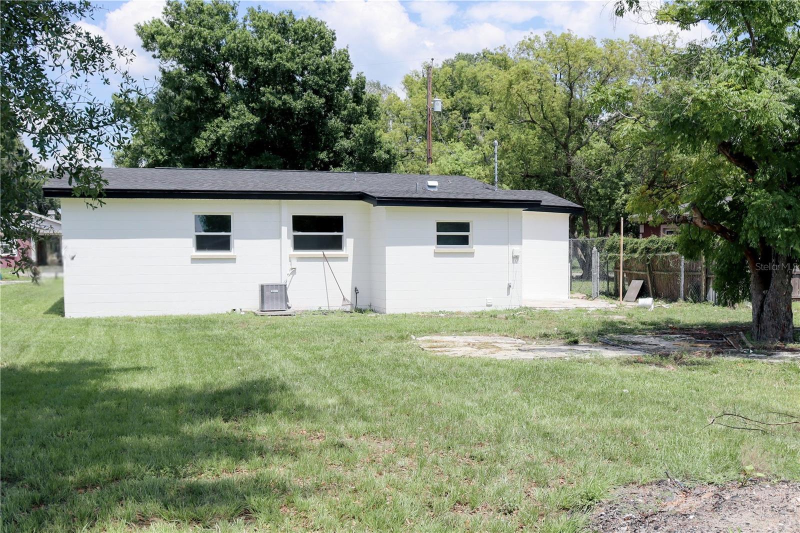 LAKE BONNET PARK - Residential