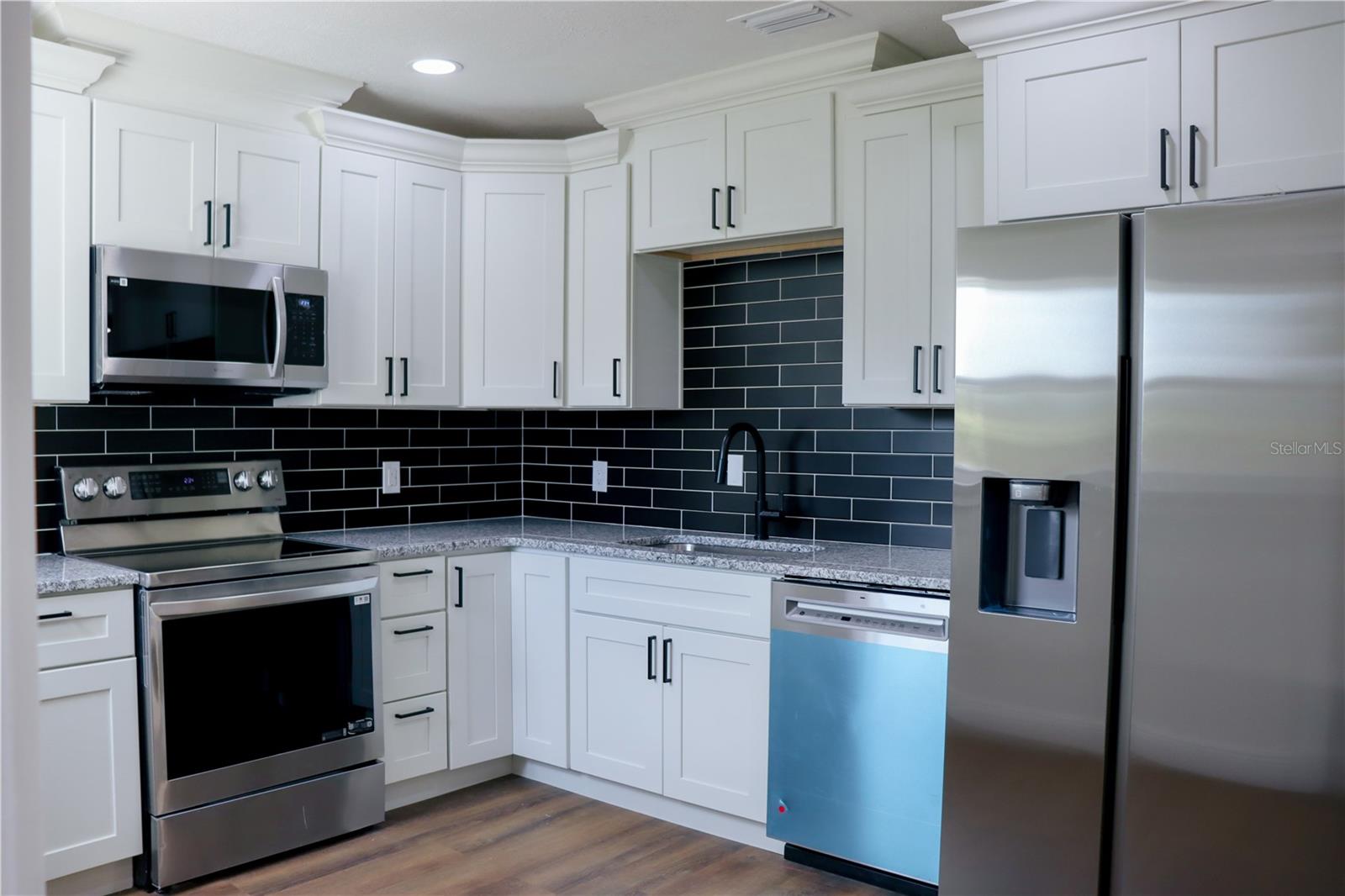 LAKE BONNET PARK - Residential