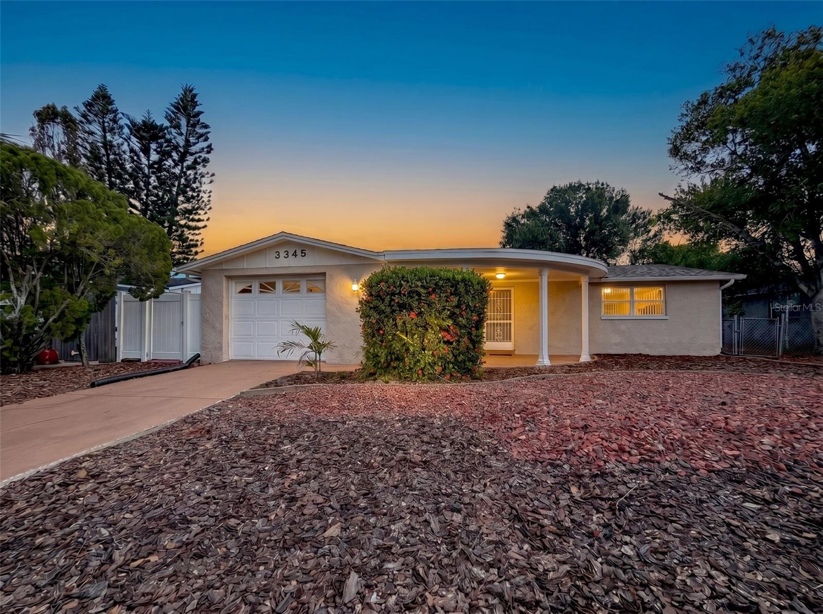 ALOHA GARDENS - Residential