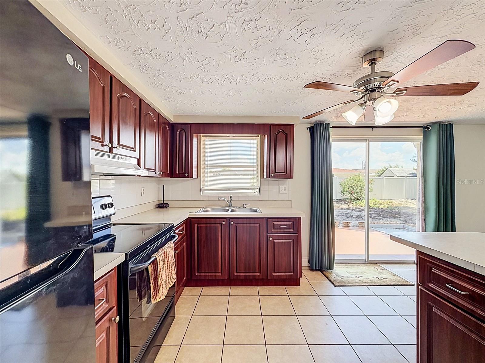 ALOHA GARDENS - Residential