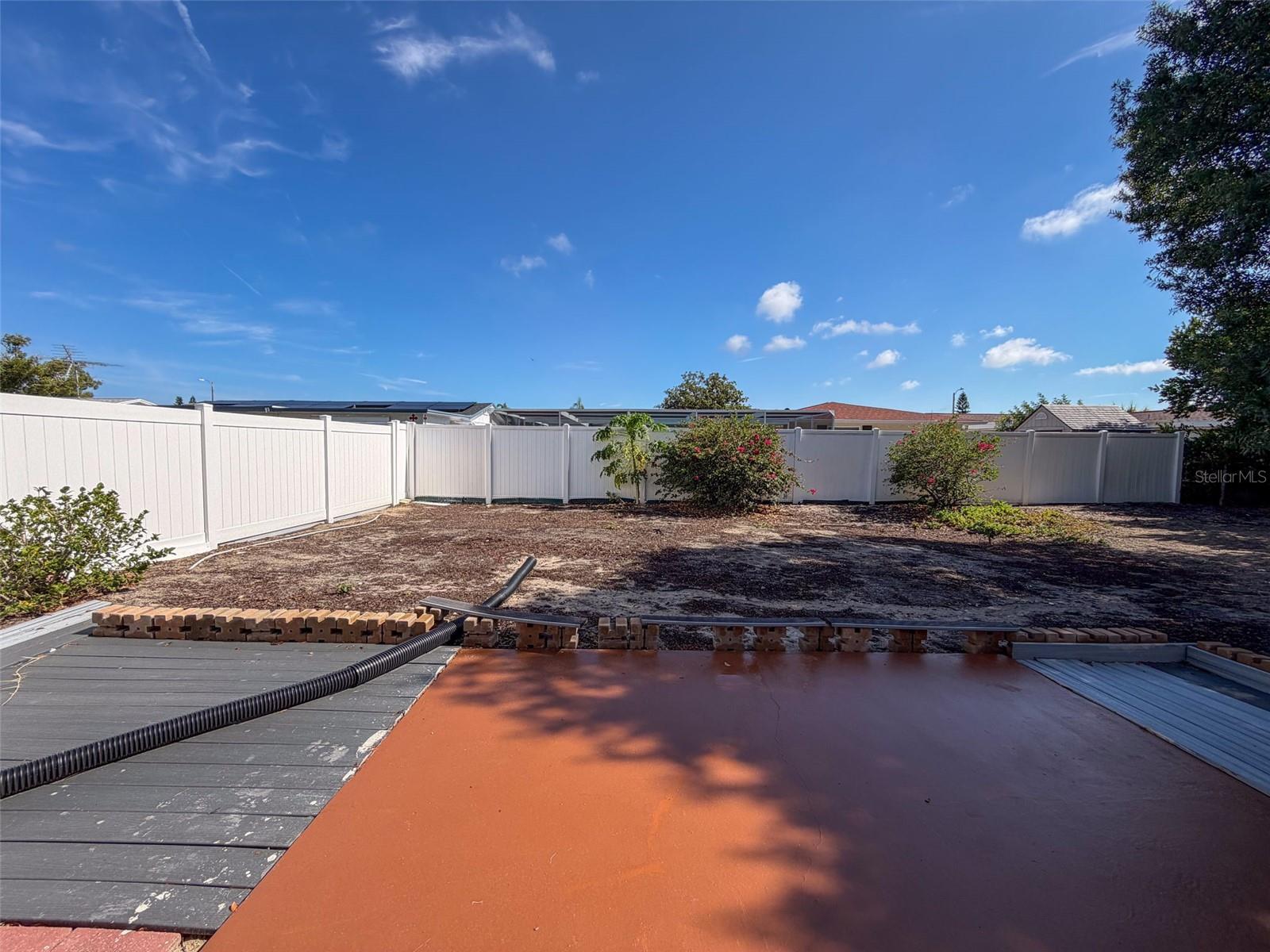 ALOHA GARDENS - Residential