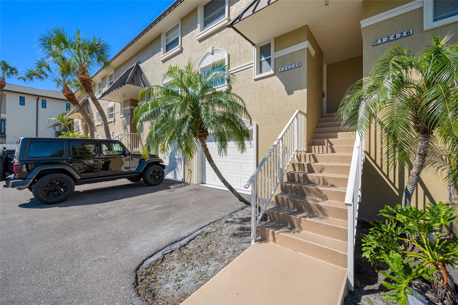 CAPRI LAGOONS CONDO - Residential