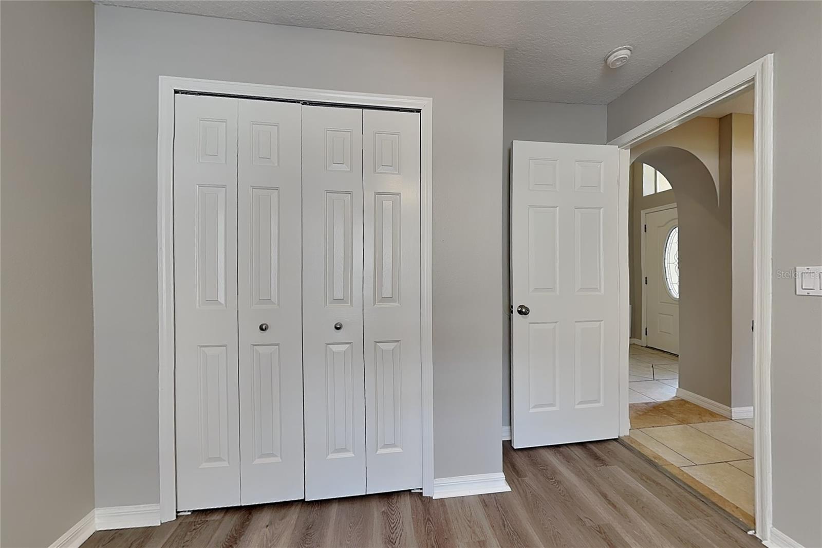 BLOOMINGDALE SEC LL UNIT 1 - Residential Lease