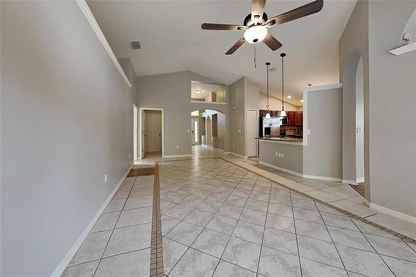 BLOOMINGDALE SEC LL UNIT 1 - Residential Lease