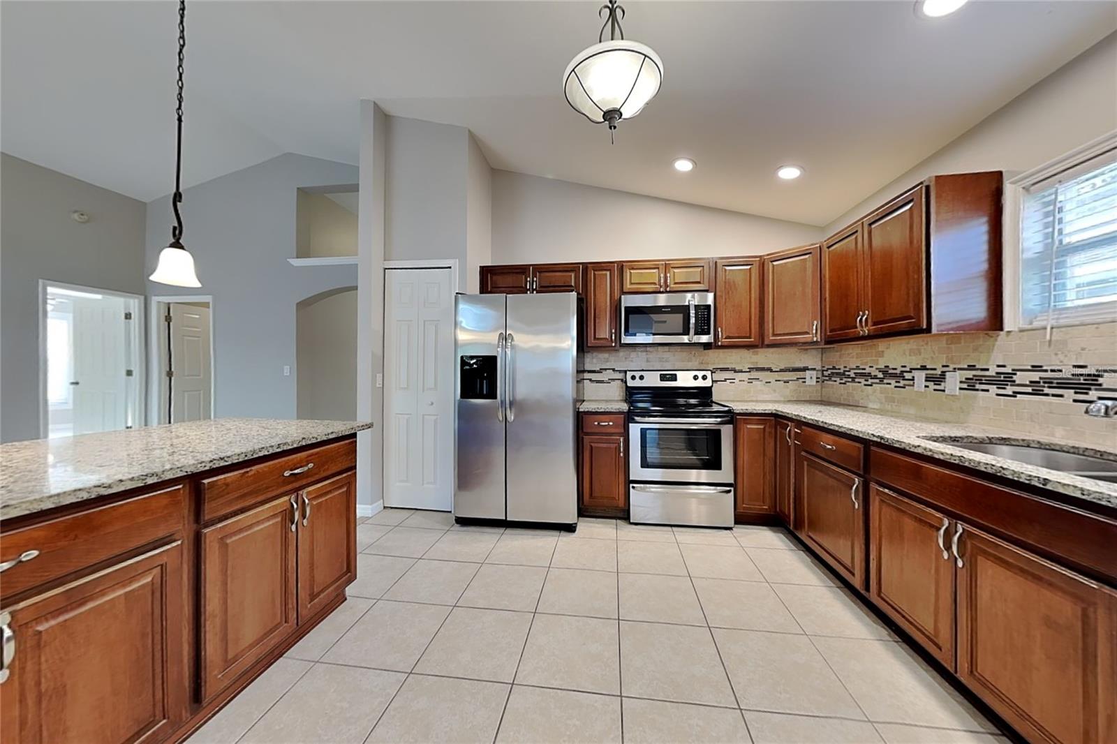 BLOOMINGDALE SEC LL UNIT 1 - Residential Lease