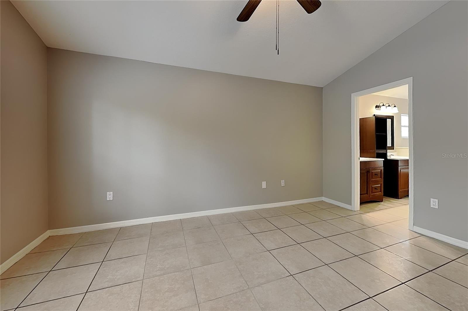 BLOOMINGDALE SEC LL UNIT 1 - Residential Lease