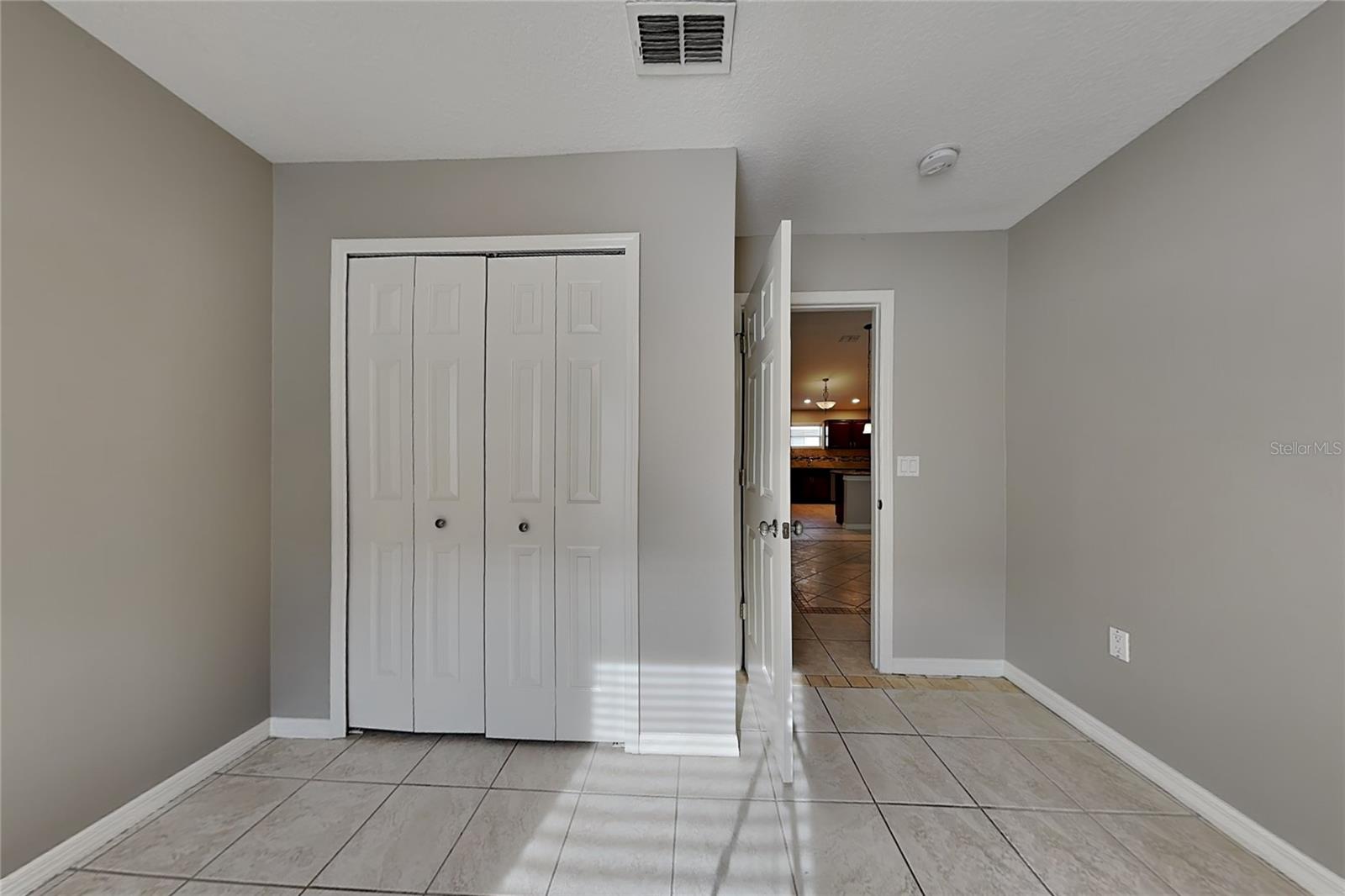 BLOOMINGDALE SEC LL UNIT 1 - Residential Lease