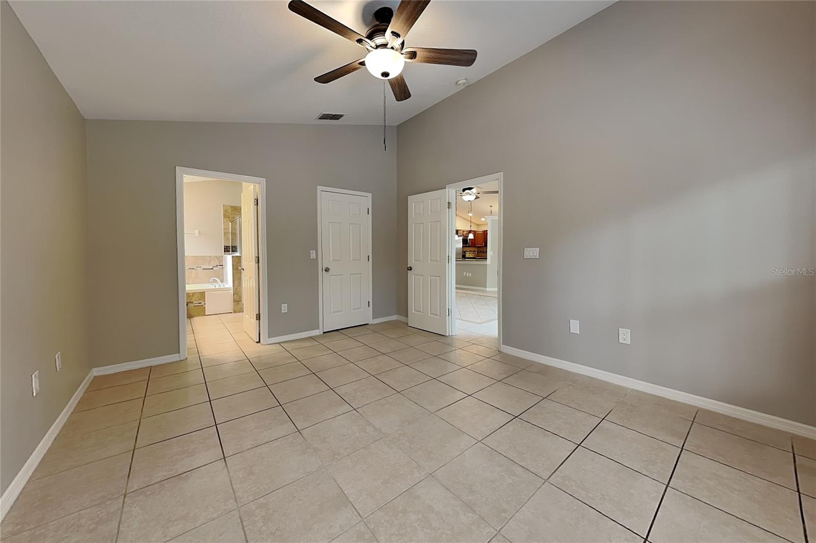 BLOOMINGDALE SEC LL UNIT 1 - Residential Lease