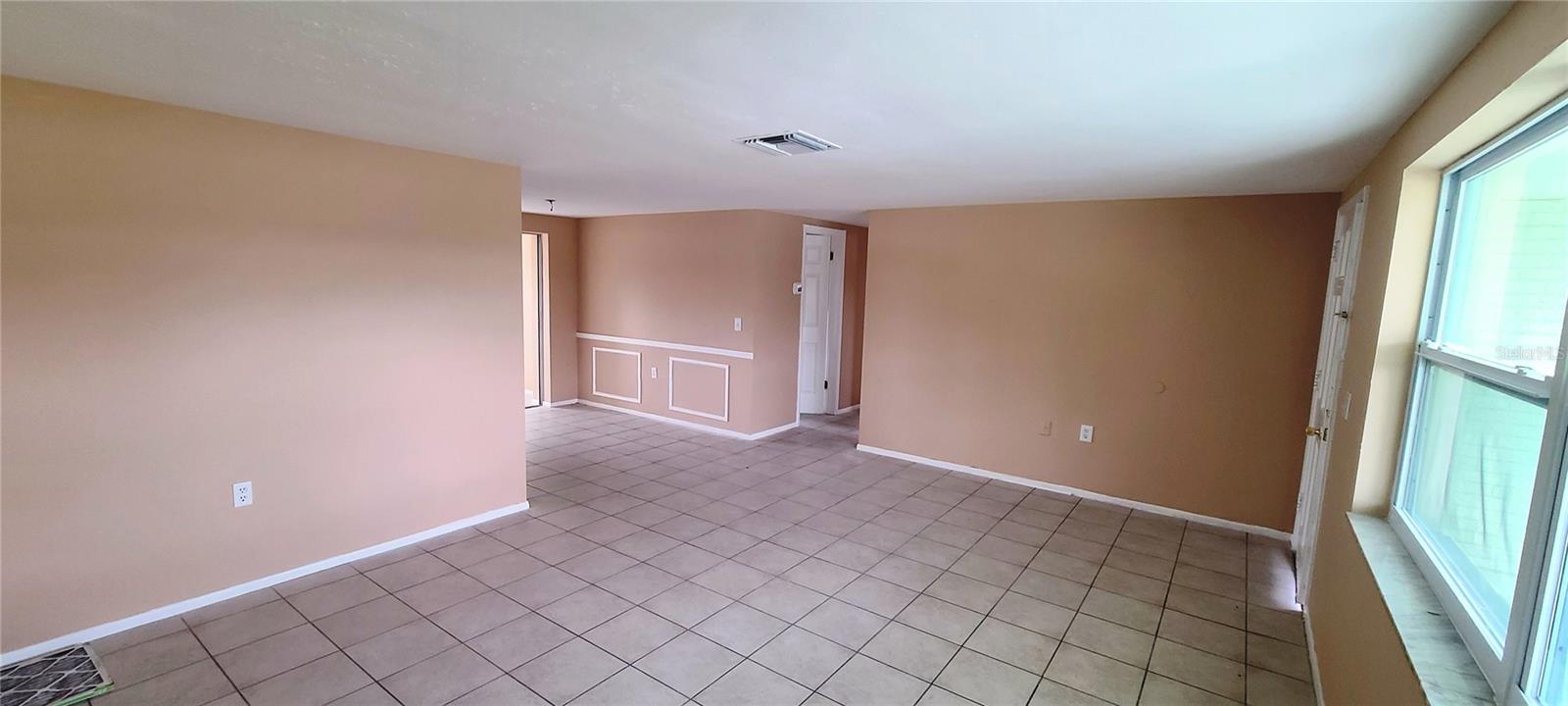 COLONIAL HILLS - Residential