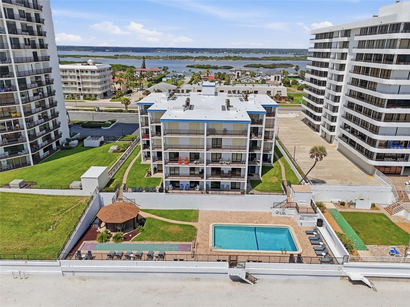 DANBURY BREAKERS CONDO - Residential