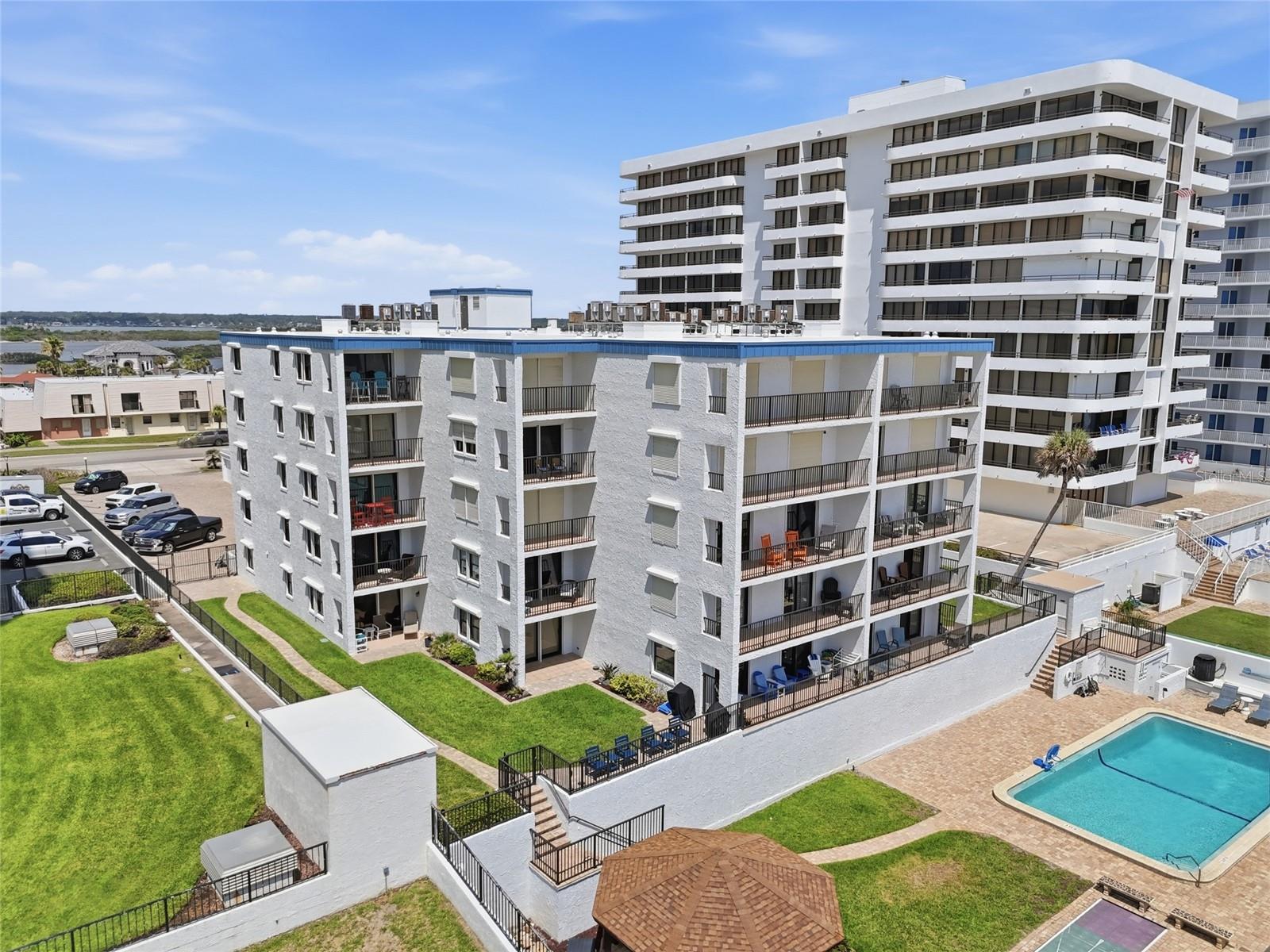 DANBURY BREAKERS CONDO - Residential