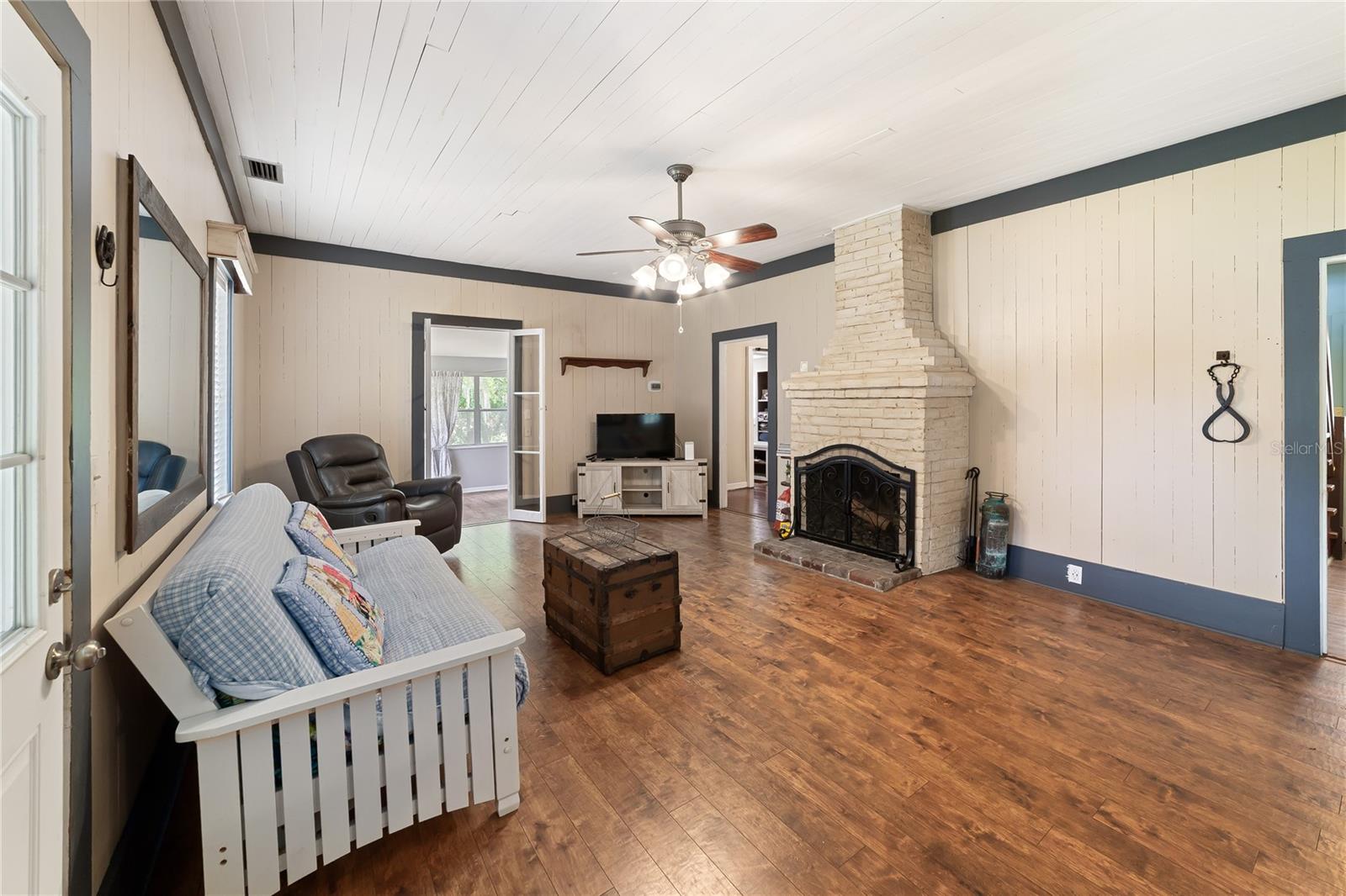 ACREAGE & UNREC - Residential