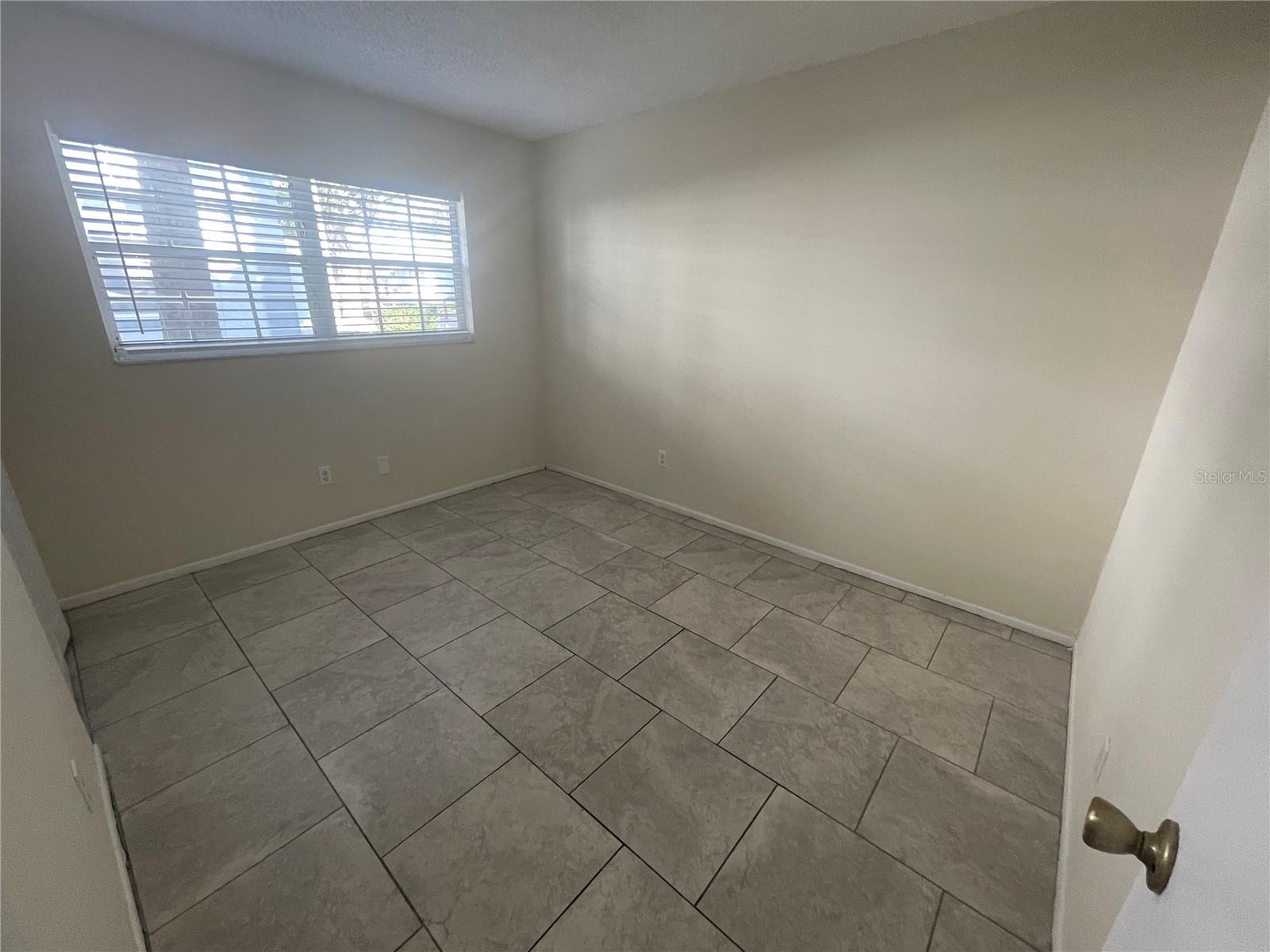 SILVER DOWNS UN F 102 - Residential