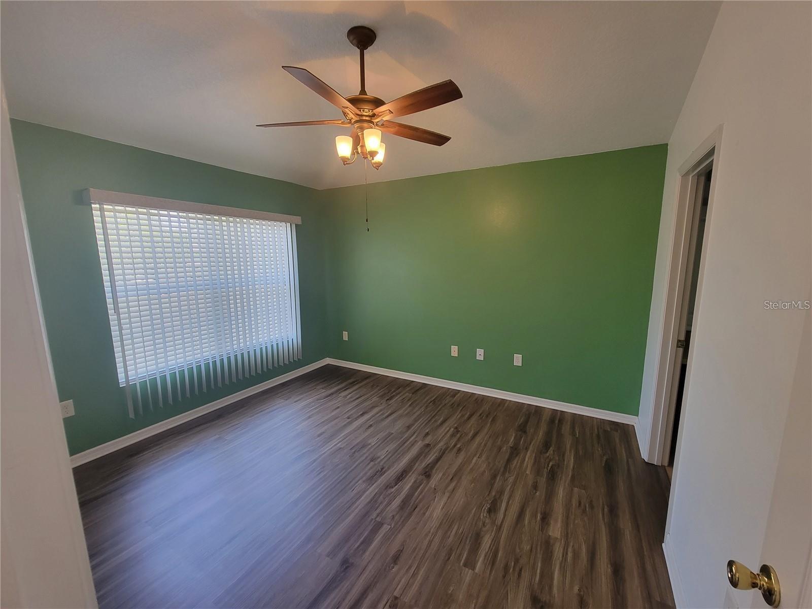 TUCKER OAKS - Residential Lease