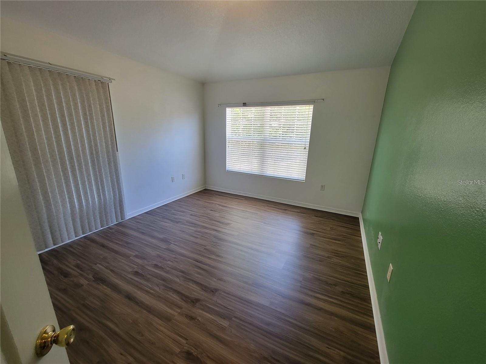TUCKER OAKS - Residential Lease