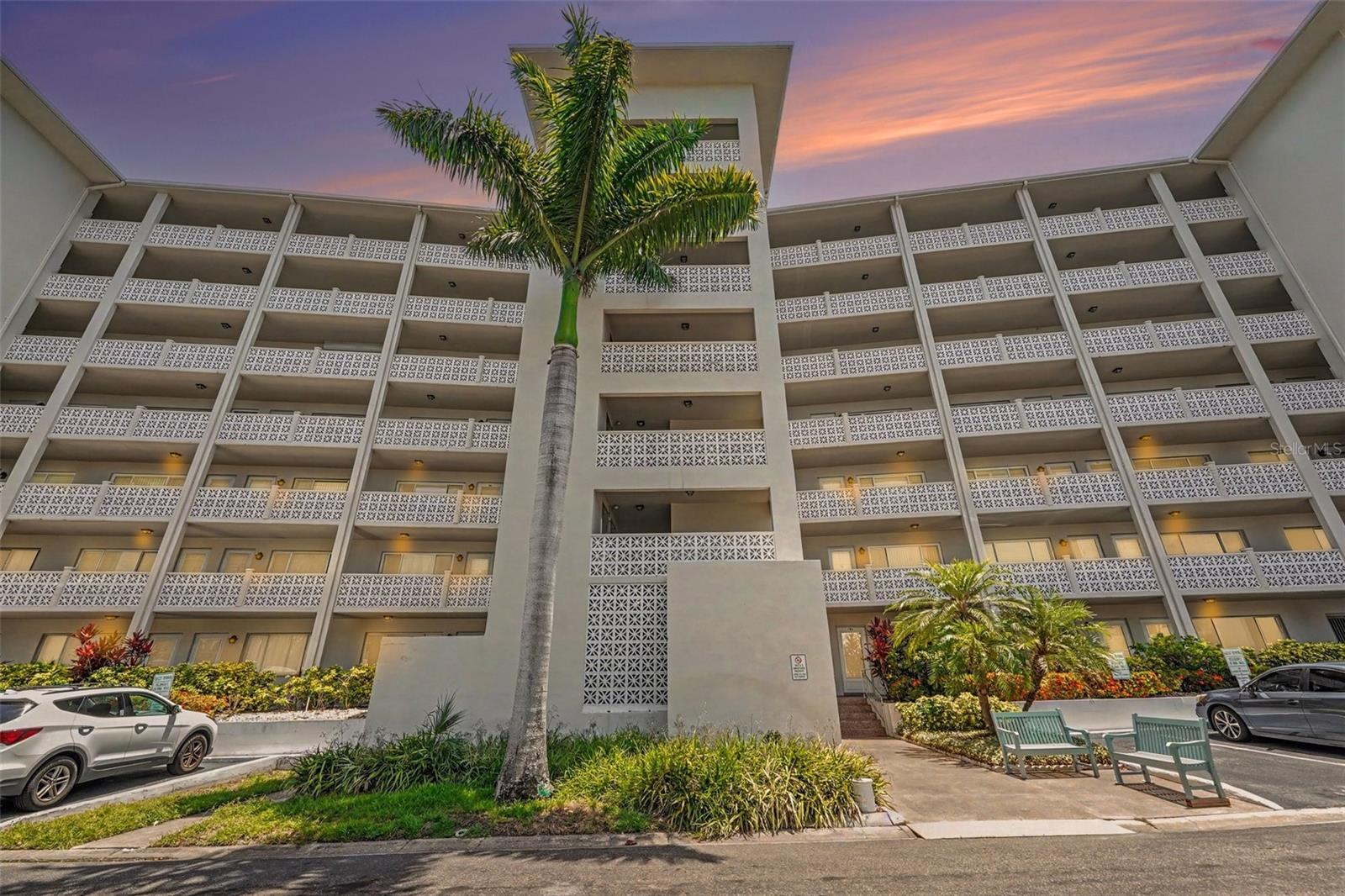 KALMIA CONDO - Residential