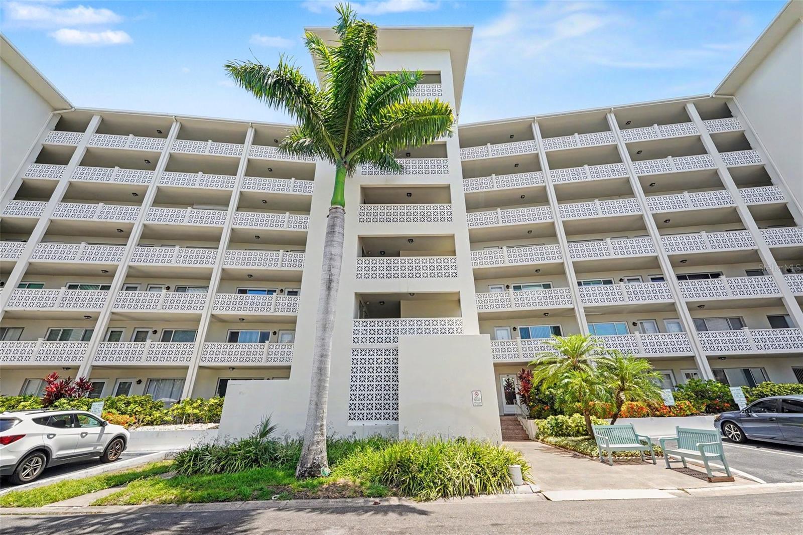 KALMIA CONDO - Residential