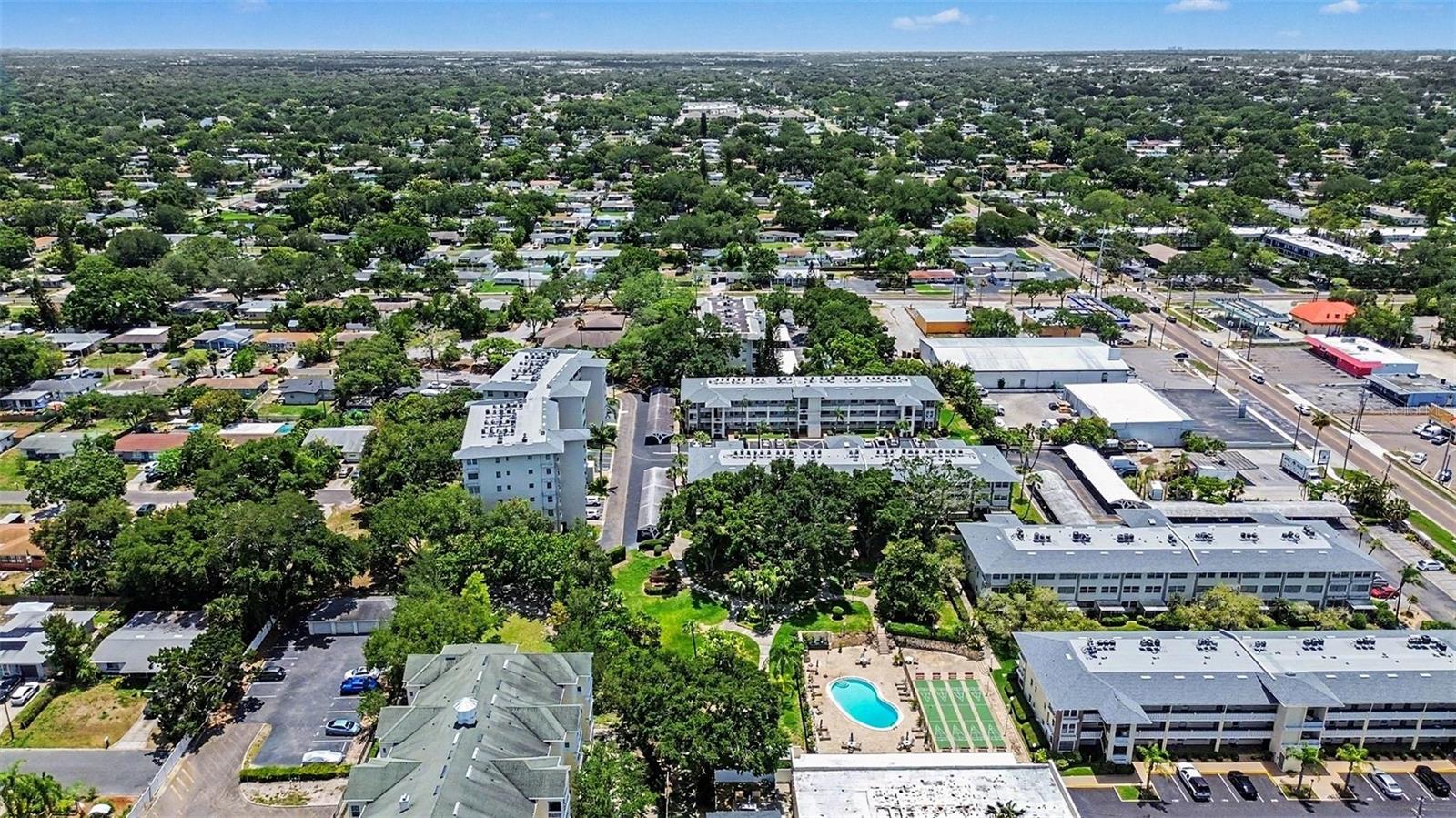 KALMIA CONDO - Residential