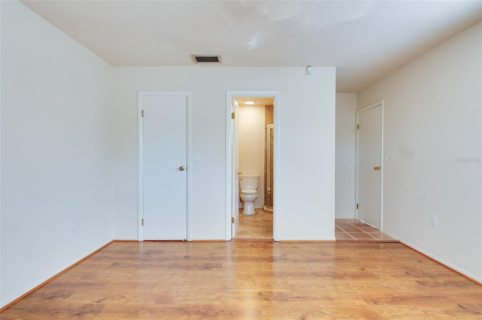 ZEHRCREST HEIGHTS - Residential Lease
