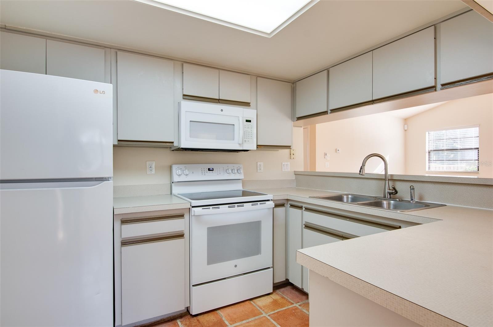 ZEHRCREST HEIGHTS - Residential Lease