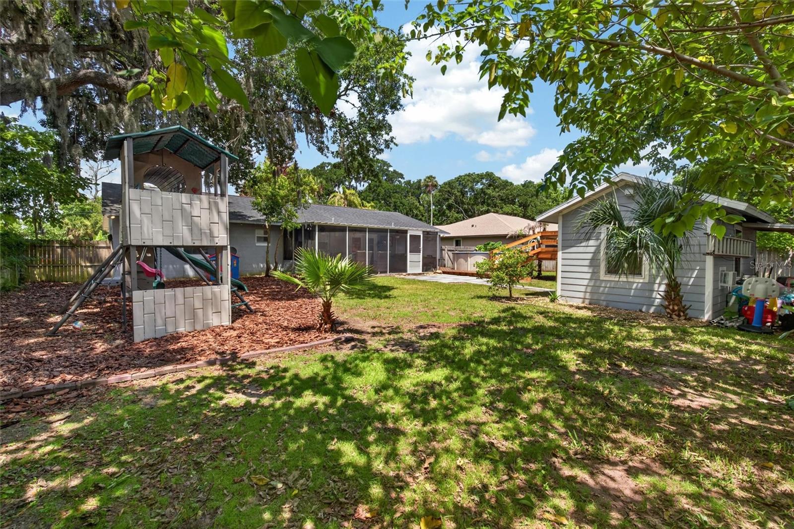 SHOTWELLS JUNGLE GARDEN - Residential