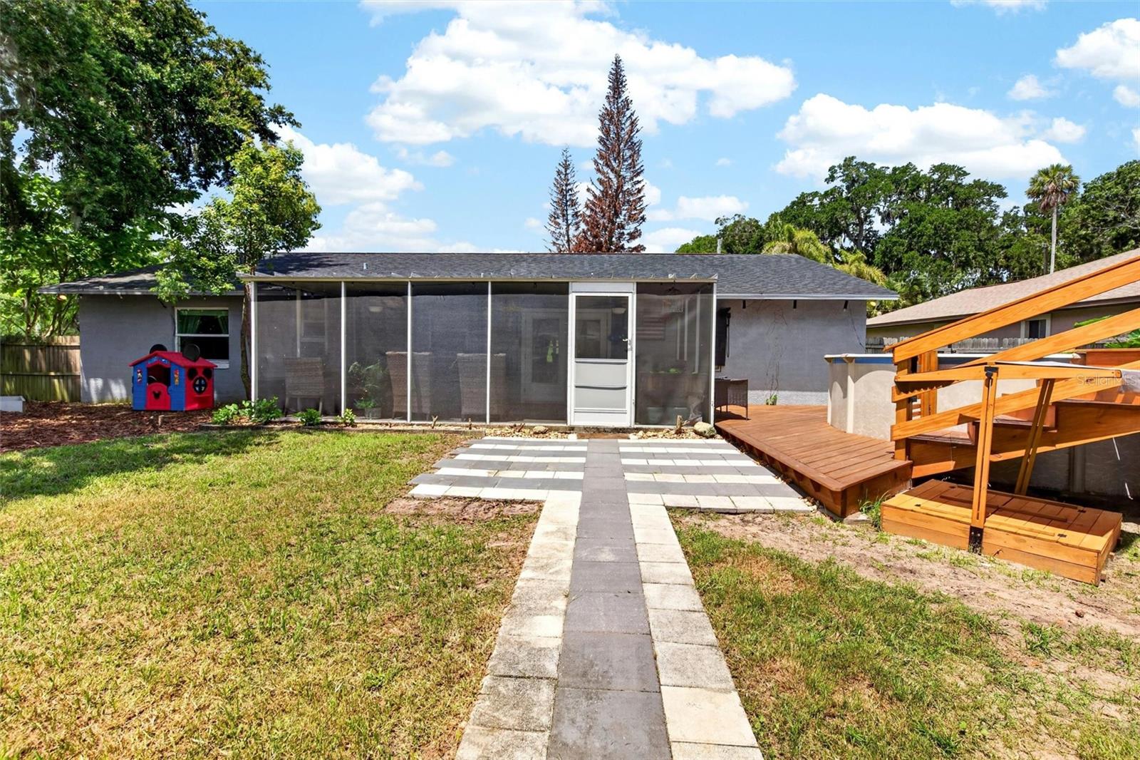 SHOTWELLS JUNGLE GARDEN - Residential