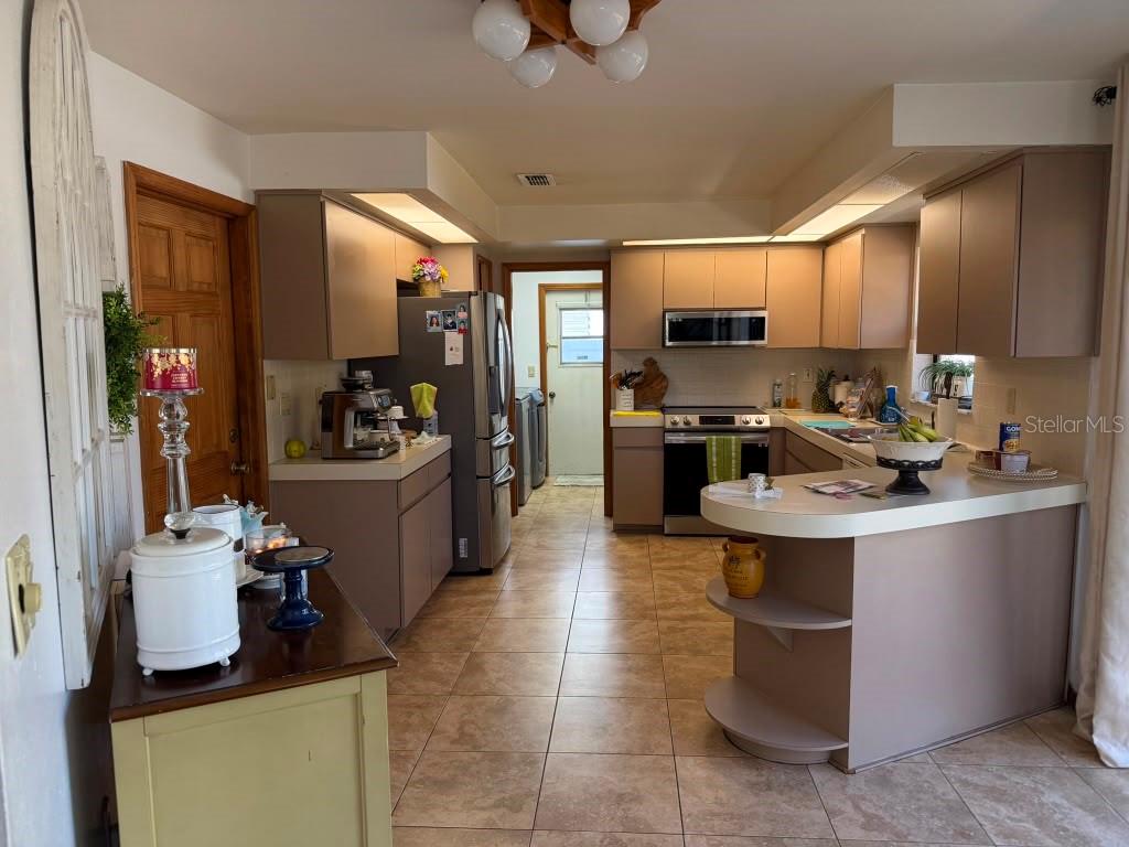 SPRING HILL - Residential