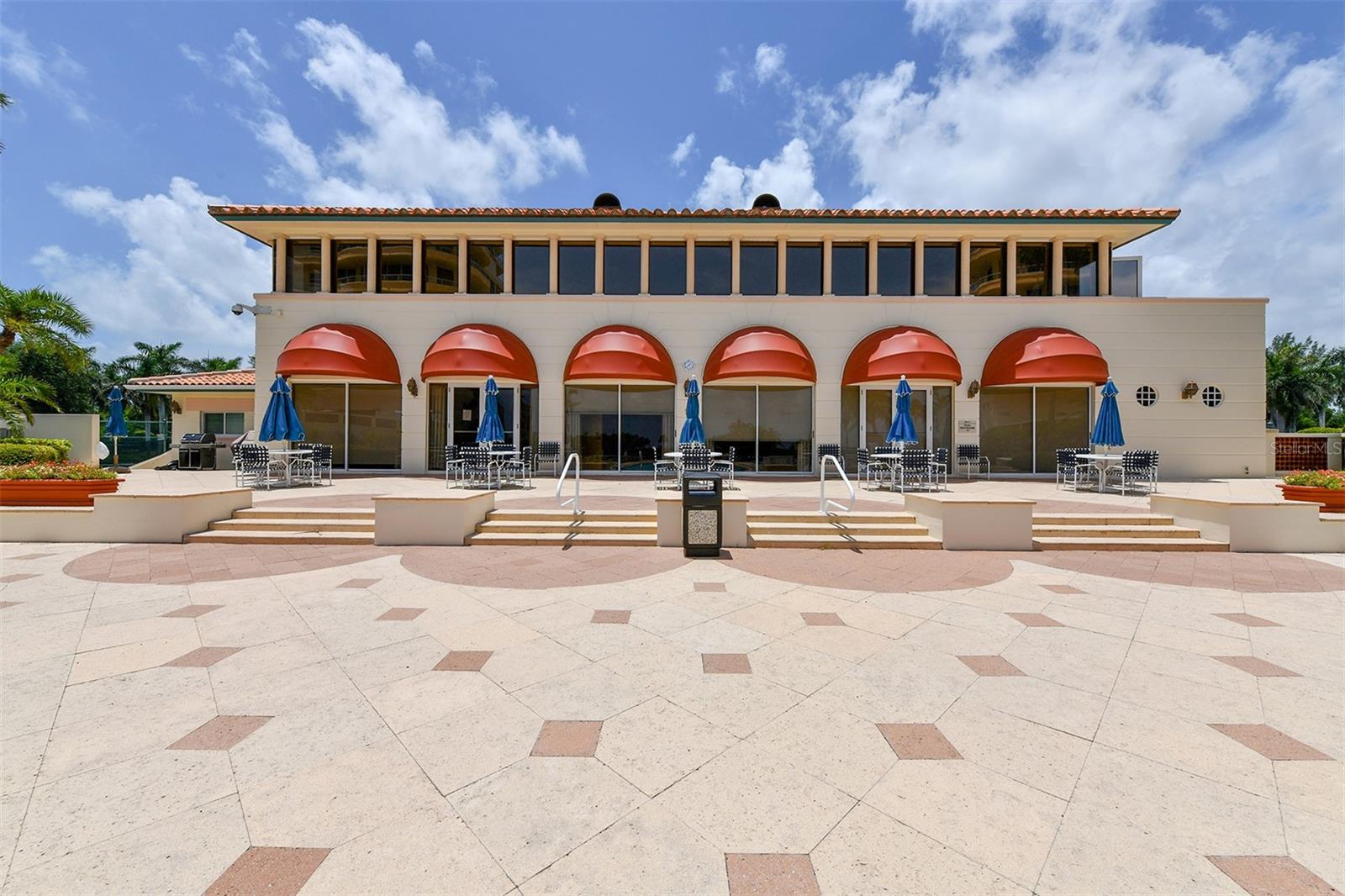 GRAND BAY 1 - Residential Lease