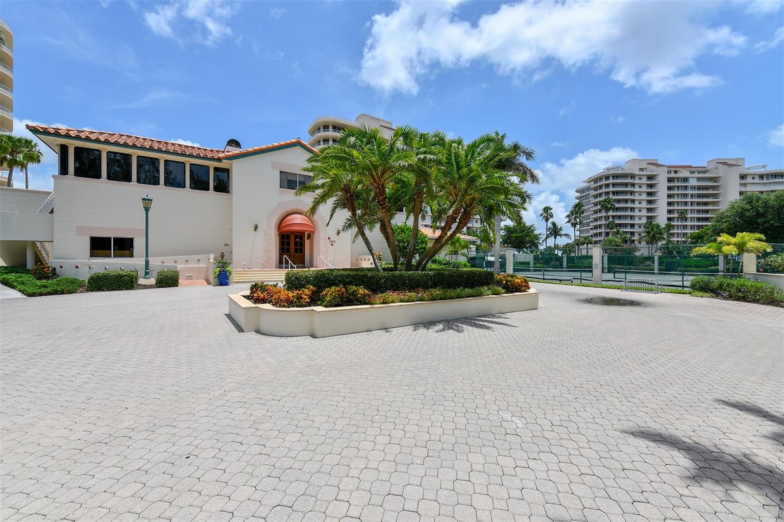 GRAND BAY 1 - Residential Lease