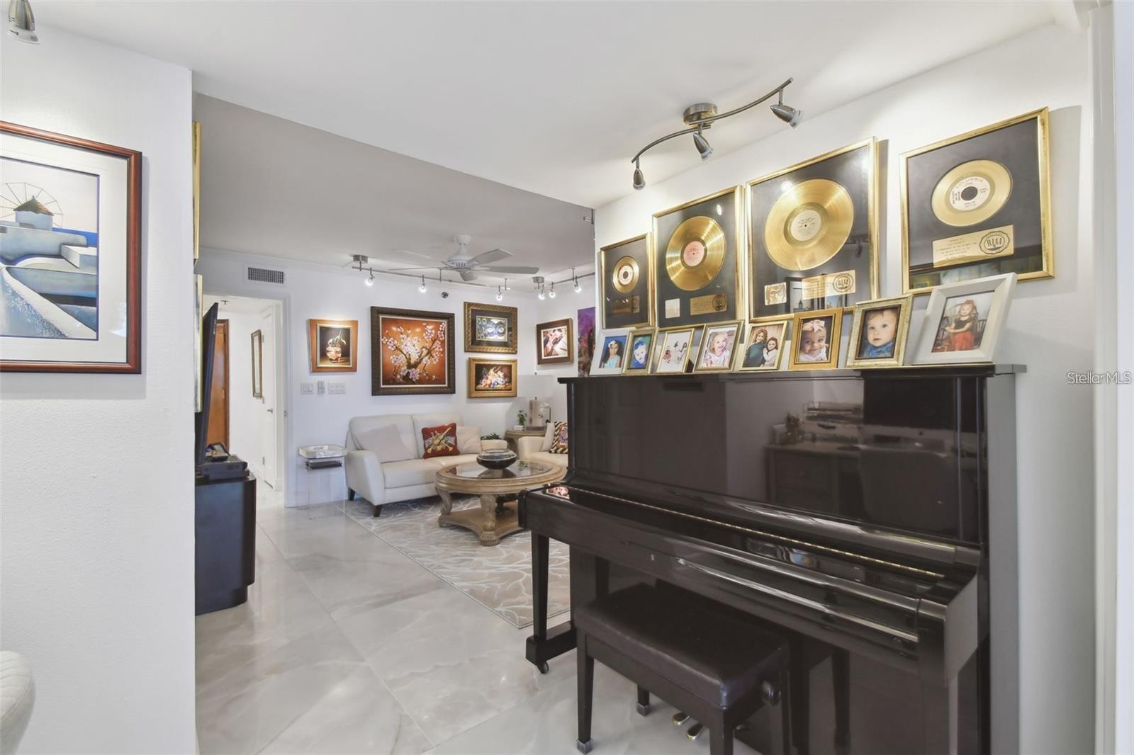 DANS ISLAND ON SAND KEY CONDO - Residential