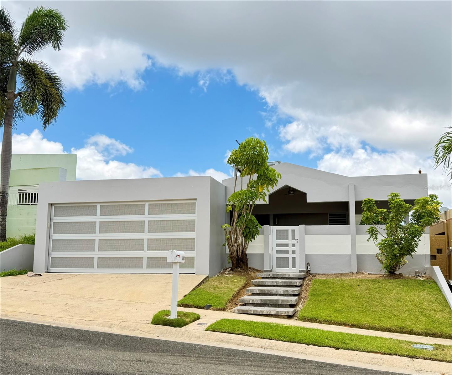 PARQUE SAN MIGUEL - Residential Lease