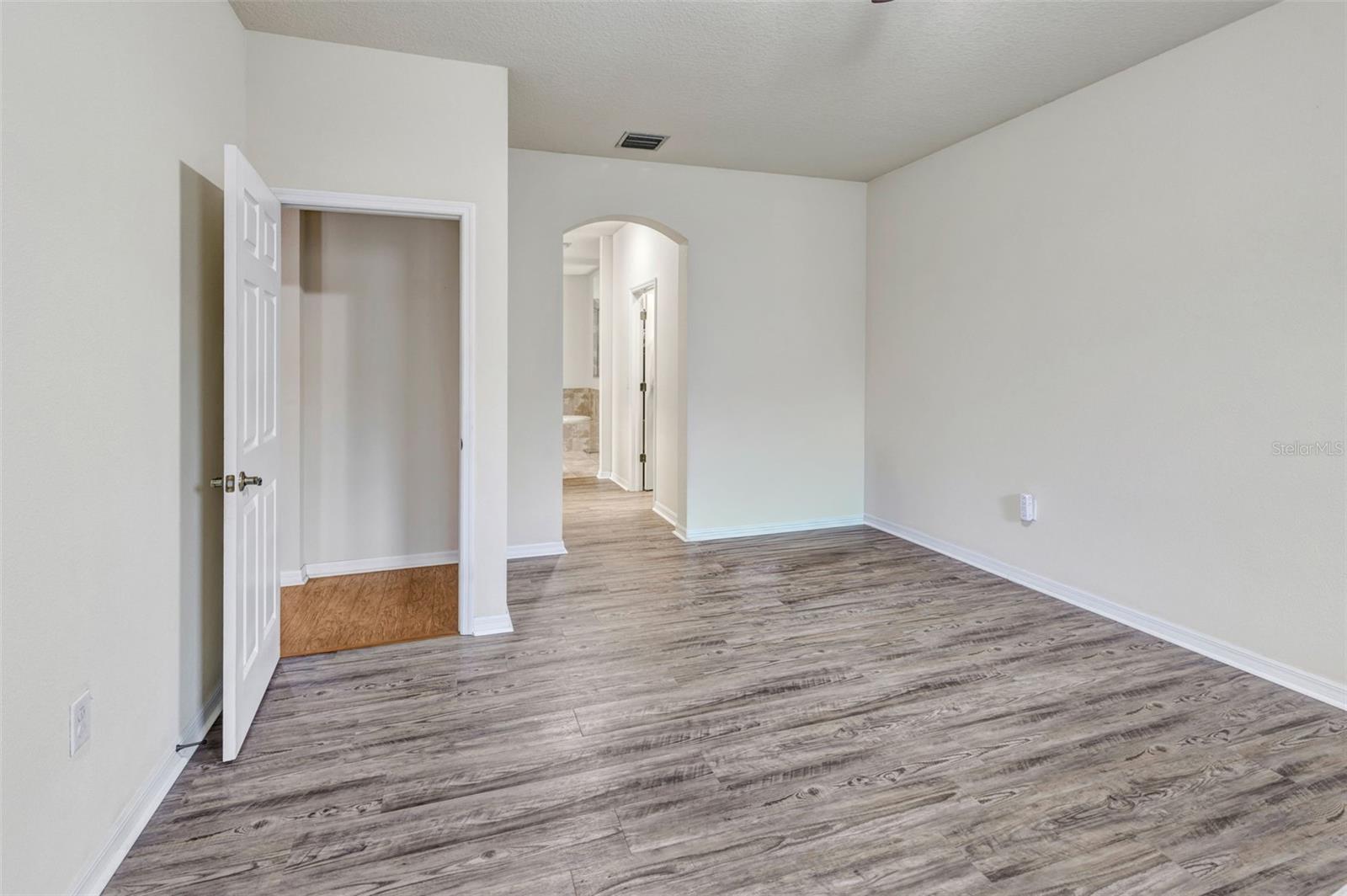 WALDEN POINTE - Residential